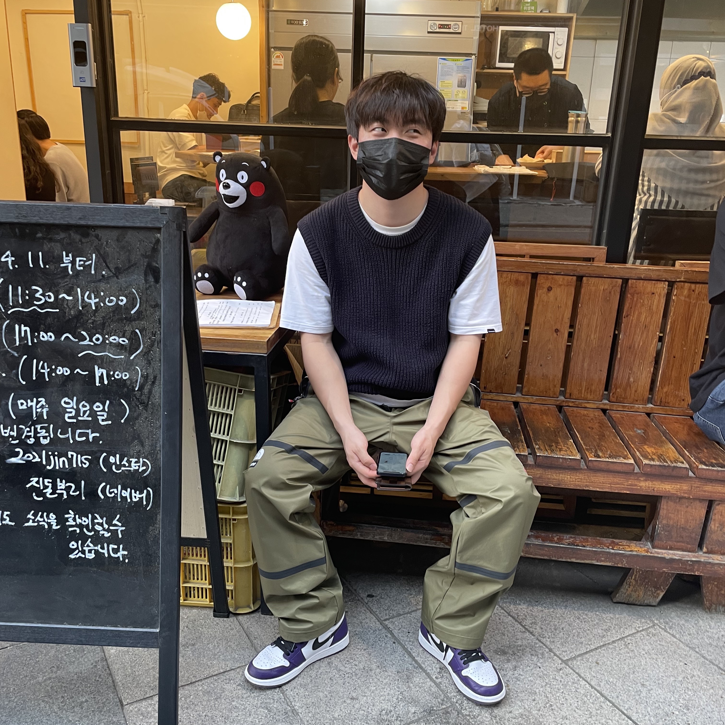Supreme x The North Face Summit Series Outer Tape Seam Mountain Pants Olive - 21SS, Jordan 1 Retro High OG Court Purple 2020 착용 스타일 - 2