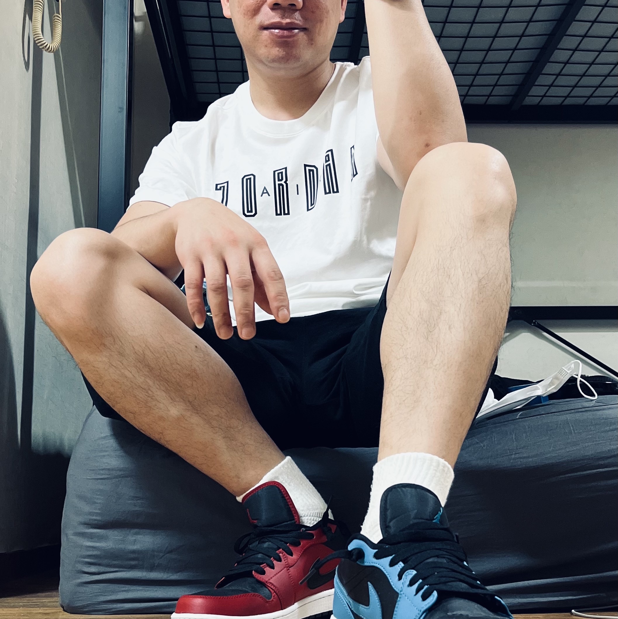 Jordan 1 Low Varsity Red, Jordan 1 Low Laser Blue 착용 스타일