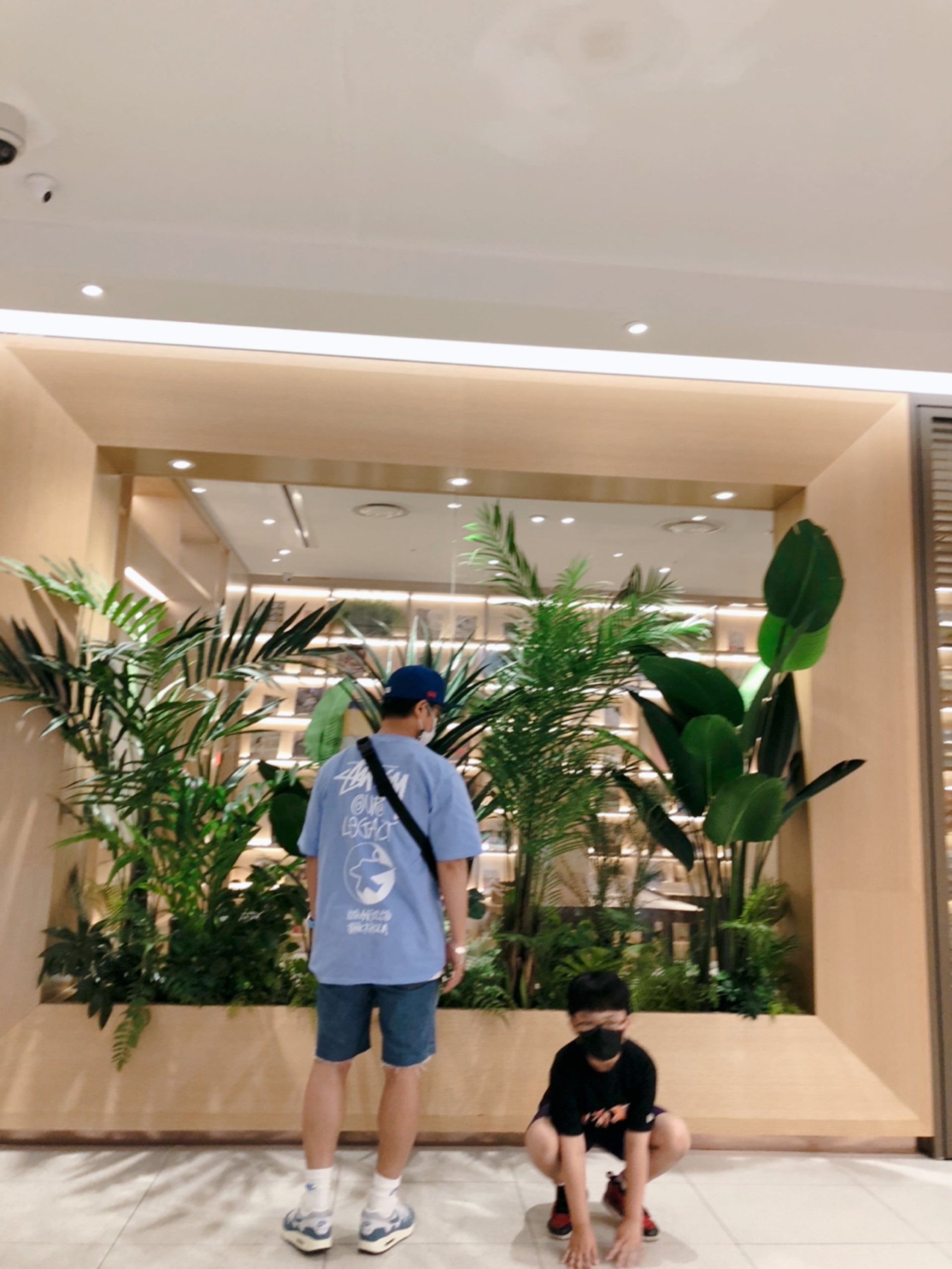 Nike x Patta Air Max 1 Noise Aqua, Stussy x Our Legacy Surfman T-Shirt Blue - 21SS 착용 스타일 - 1