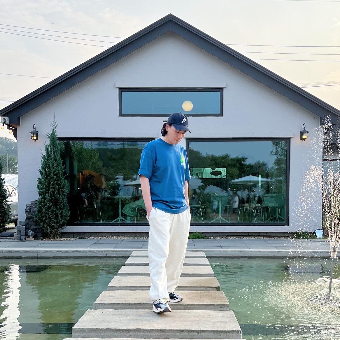 Palace Twill Pal Hat Black - 20FW, Palace Tri-Surf Co T-Shirt Blue - 22SS 착용 스타일