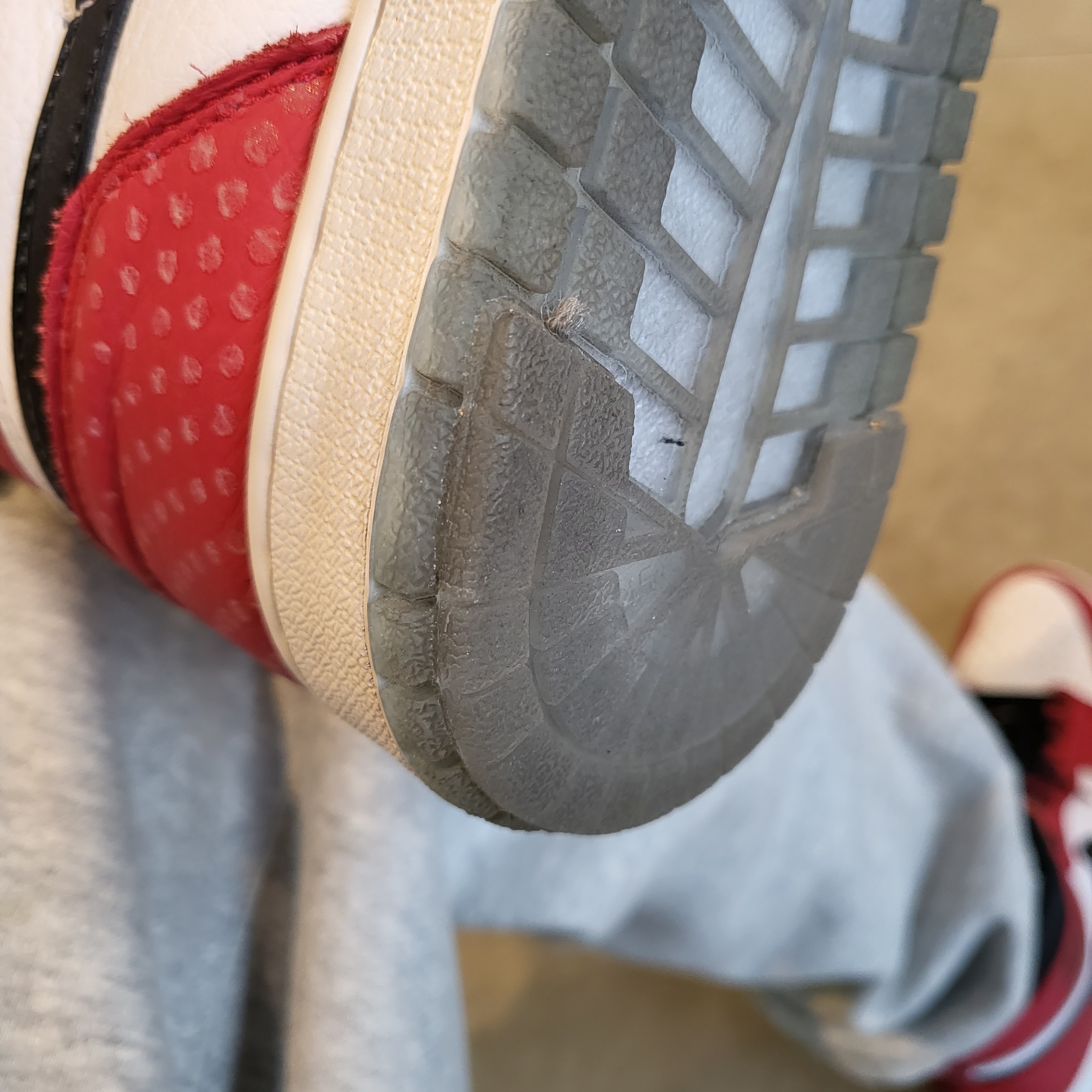 Jordan 1 Retro High Spider-Man Origin Story 착용 스타일 - 1