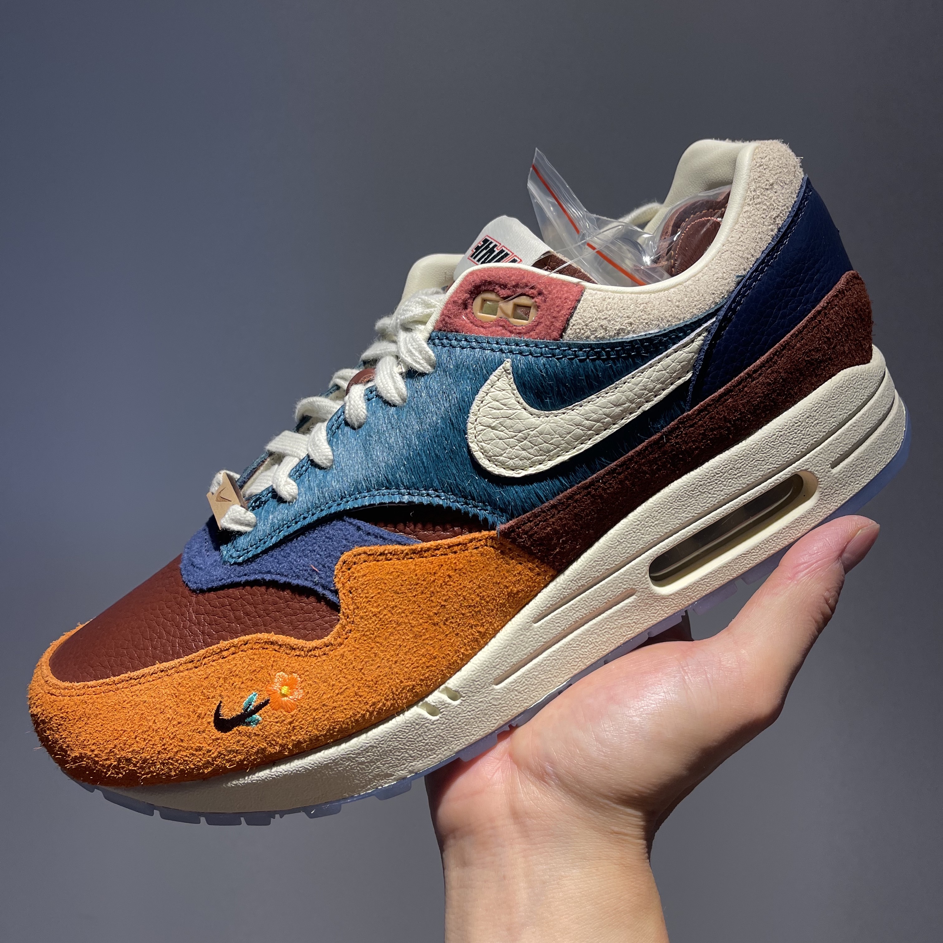 Nike x Kasina Air Max 1 SP Won-Ang Orange, Nike x Kasina Air Max 1 SP Won-Ang Particle Grey 착용 스타일