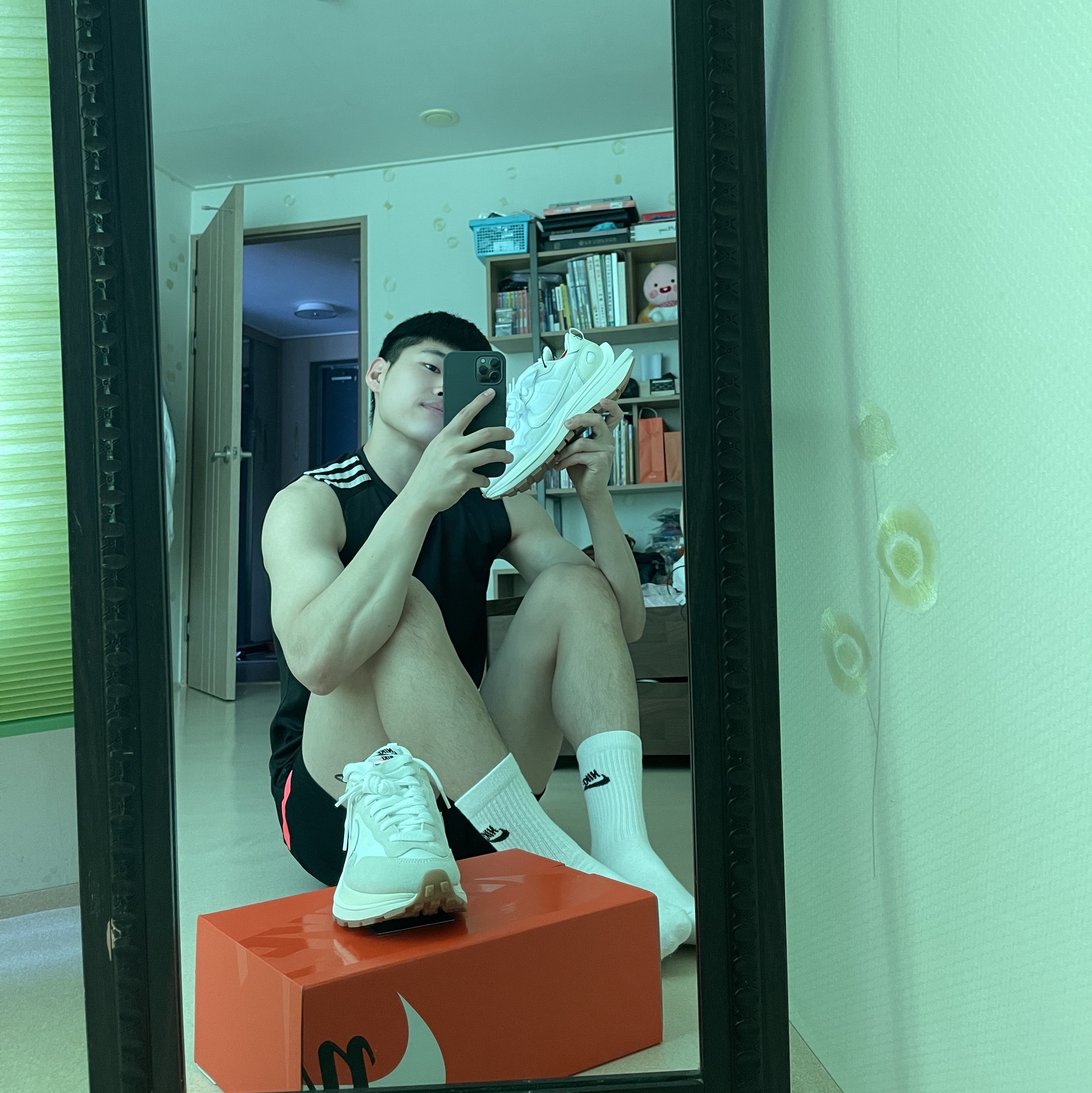 Nike x Sacai VaporWaffle White and Gum 착용 스타일 - 2