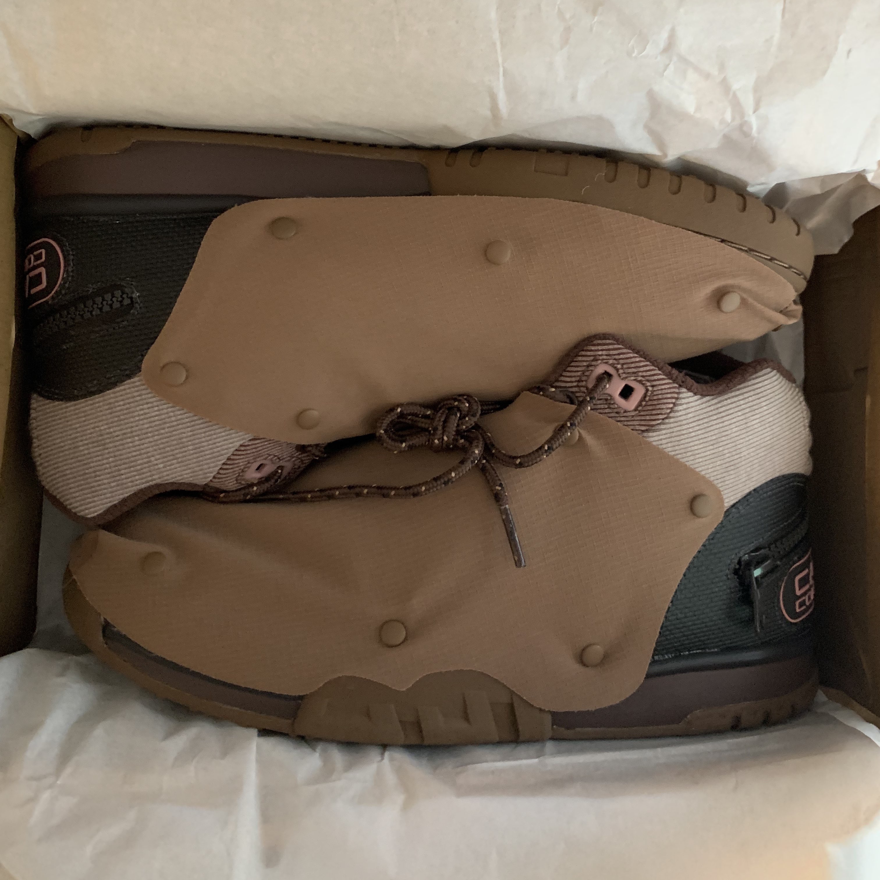 Nike x Travis Scott Air Trainer 1 Archaeo Brown and Rust Pink 착용 스타일