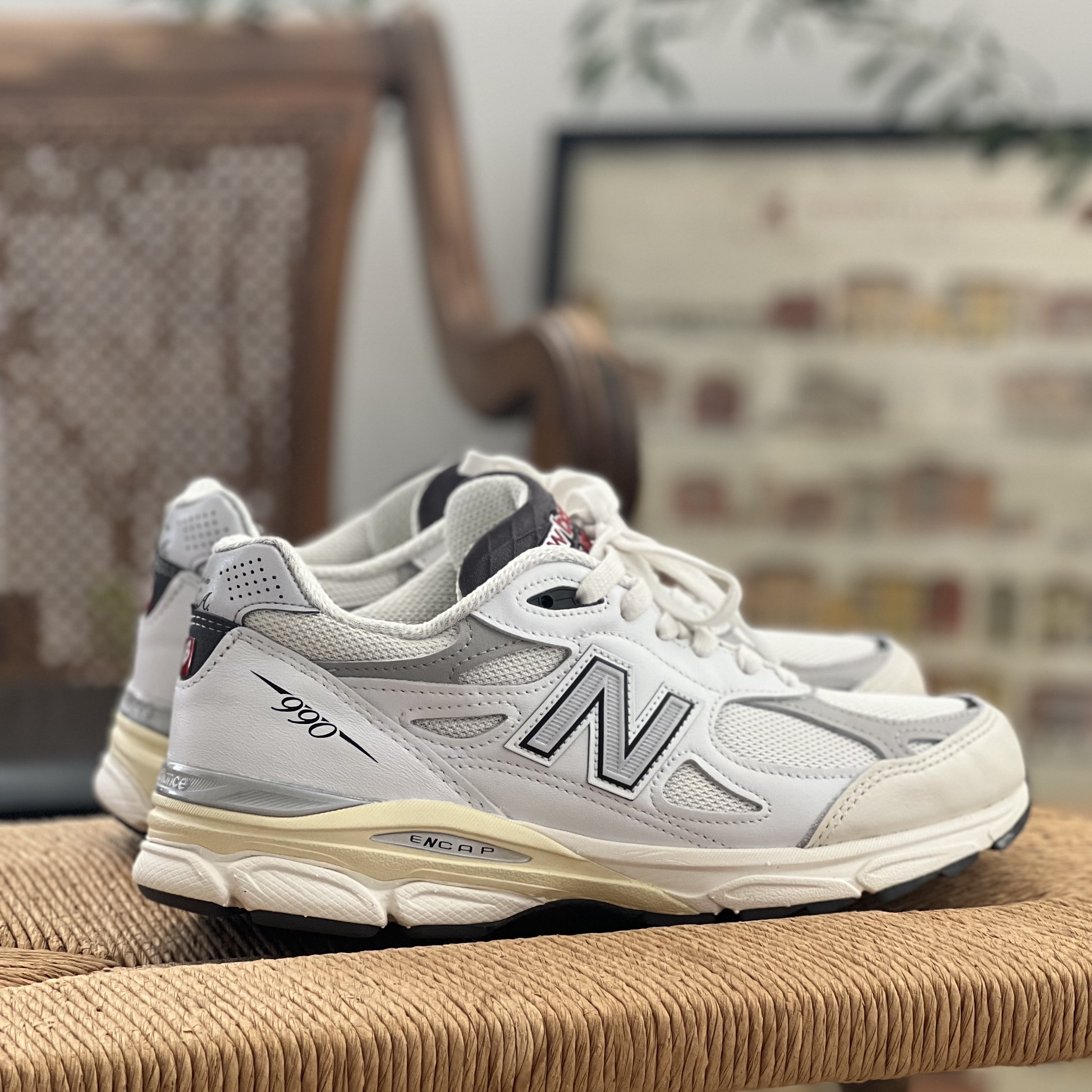 New Balance 990v3 Made in USA Sea Salt 착용 스타일 - 1