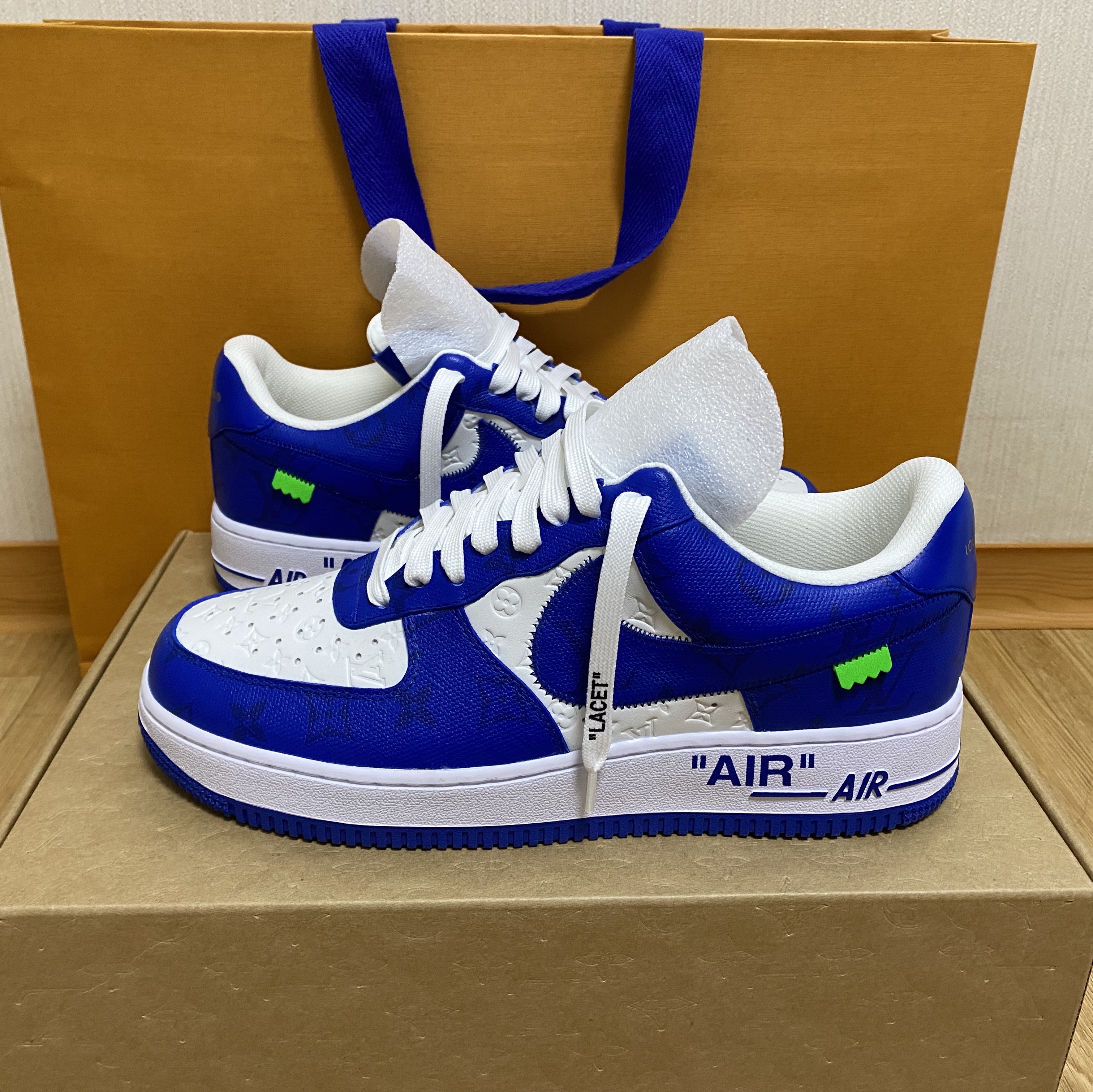 Nike Air Force 1 '07 Low White, Louis Vuitton x Nike Air Force 1 Low by Virgil Abloh White Team Royal 착용 스타일