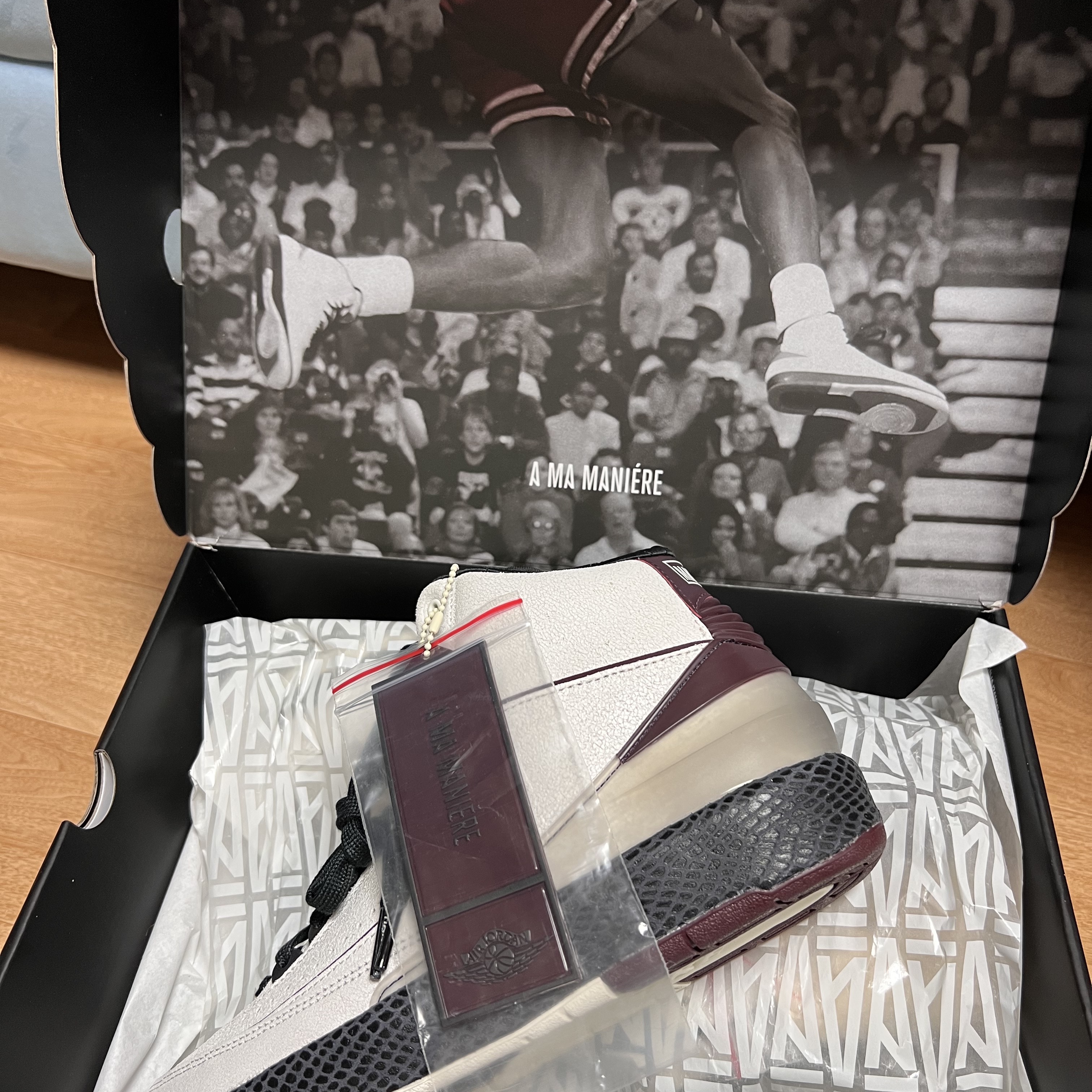 Jordan 2 x A Ma Maniere Retro SP Sail and Burgundy, Jordan 1 x A Ma Maniere Retro High OG SP Sail and Burgundy 착용 스타일 - 3