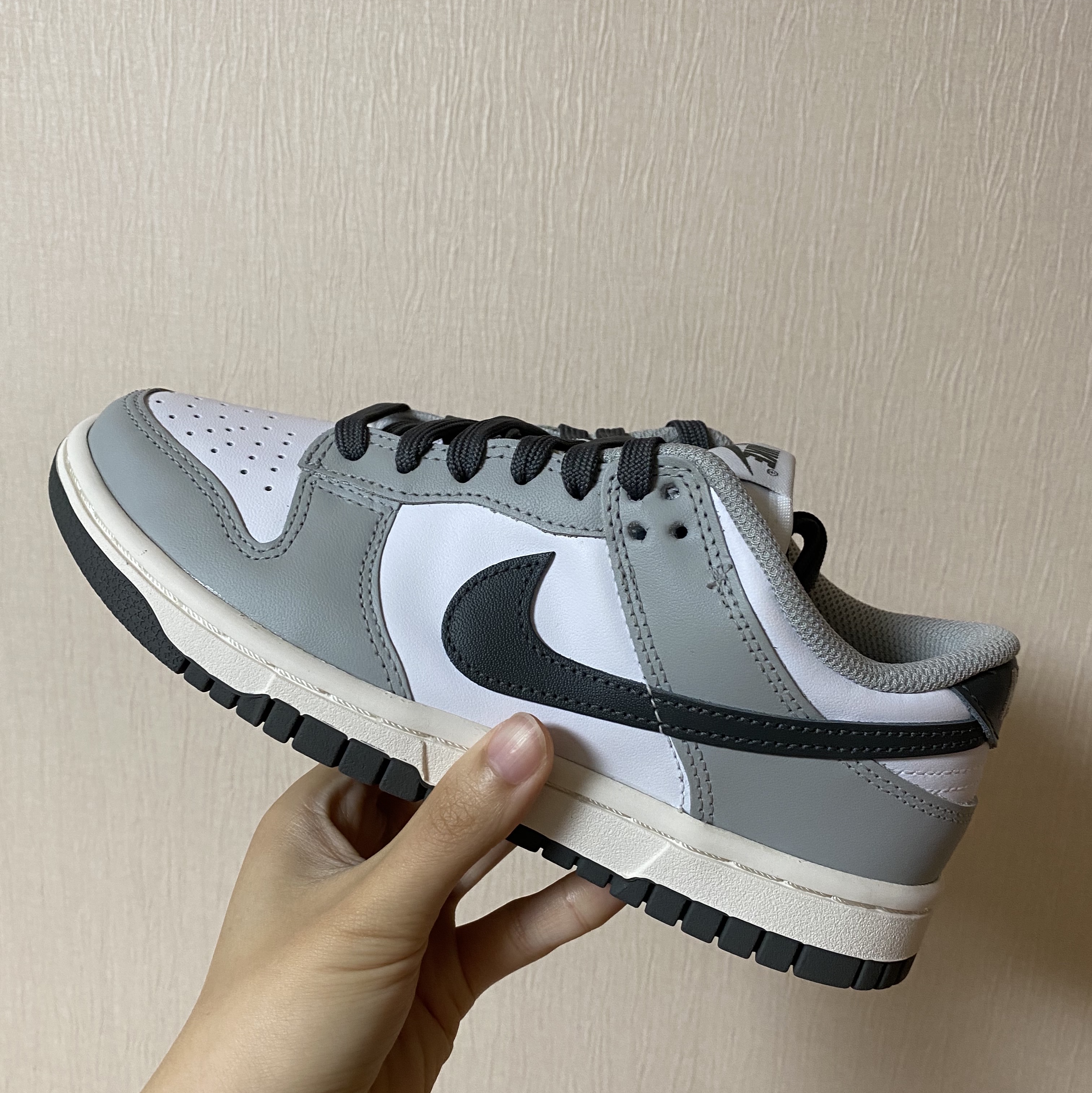 (W) Nike Dunk Low Light Smoke Grey 착용 스타일