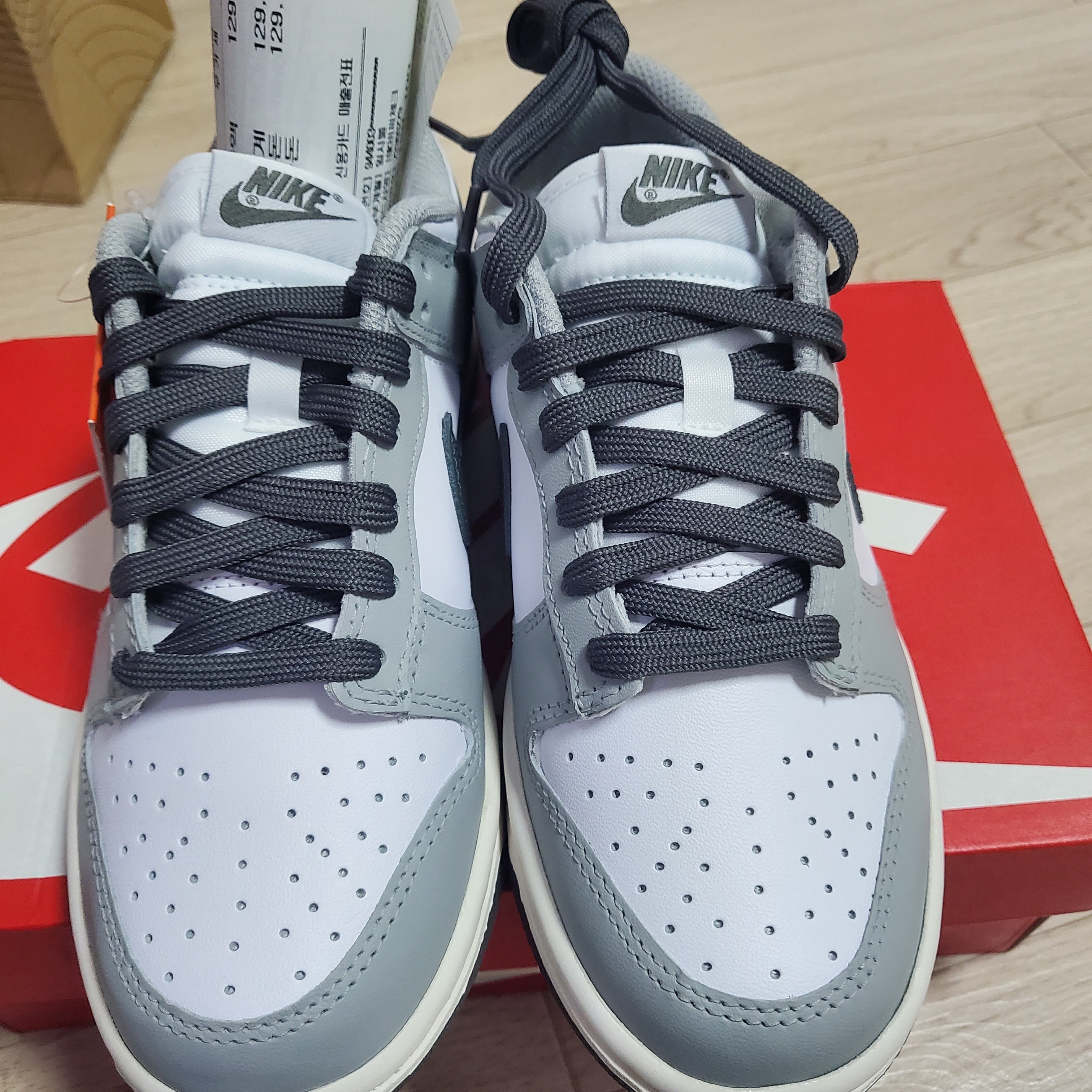 (W) Nike Dunk Low Light Smoke Grey 착용 스타일 - 2