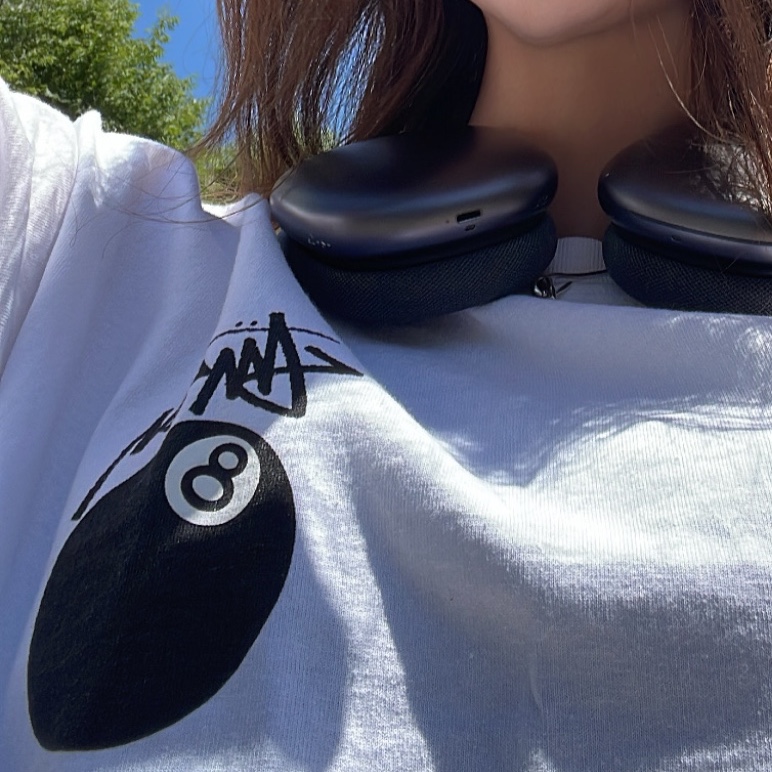 Stussy 8 Ball T-Shirt White - 22SS, Apple AirPods Max Lightning Space Gray (Korean Ver.) 착용 스타일