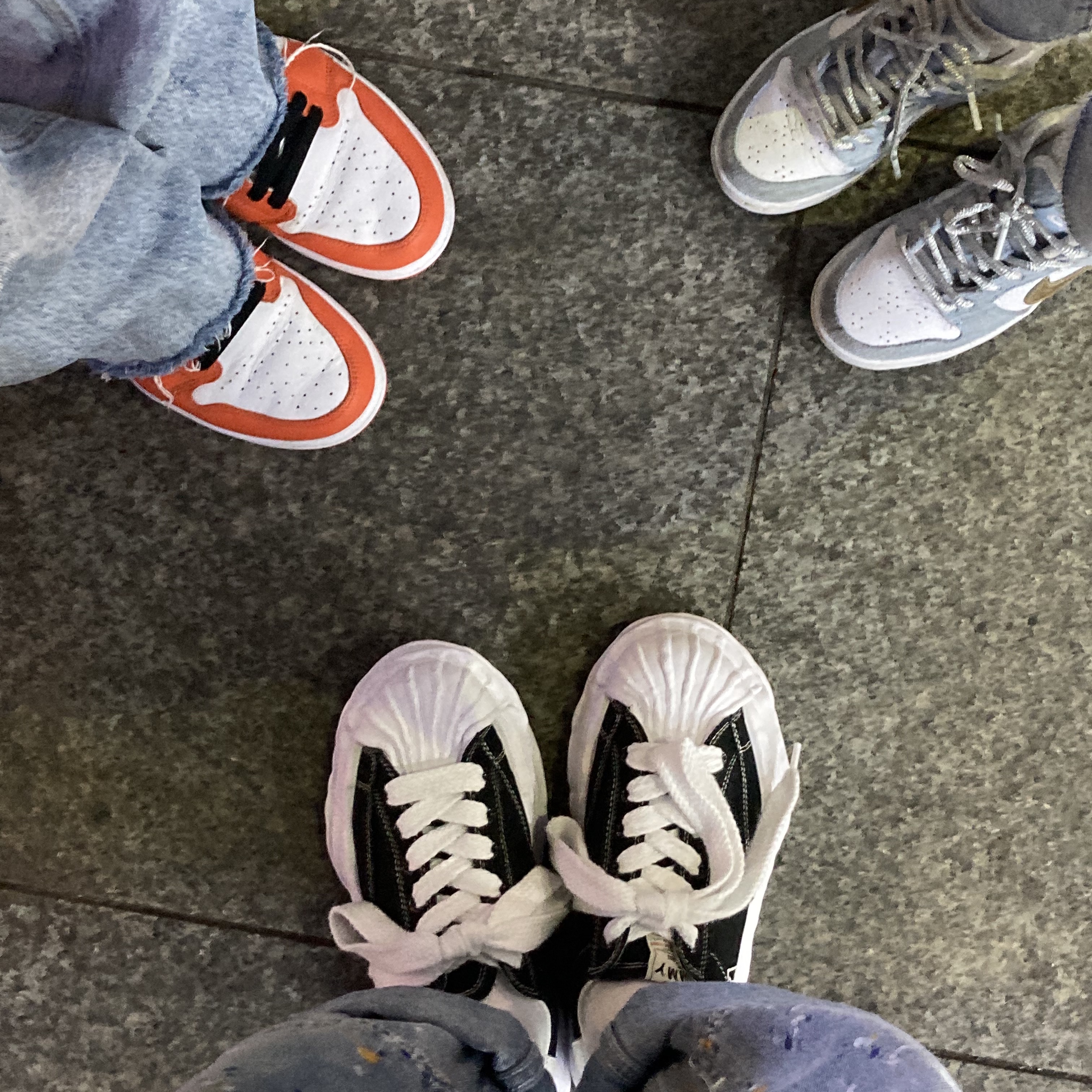 Jordan 1 Low OG Starfish, (PS) Nike x Sean Cliver SB Dunk Low Holiday Special 착용 스타일