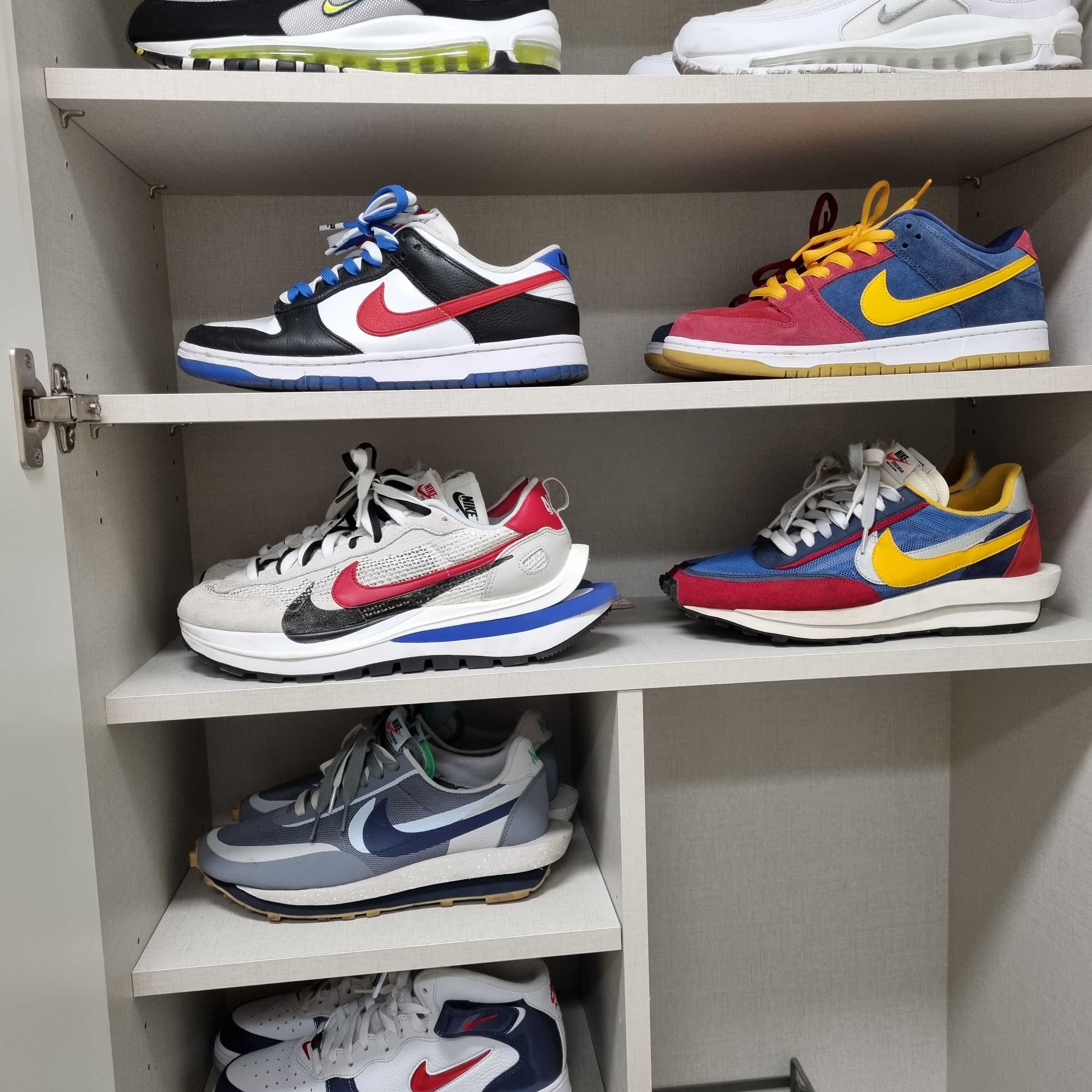 Nike Air Max 97 OG Atlantic Blue and Voltage Yellow, Nike Air Max 97 Triple White Wolf Grey 착용 스타일