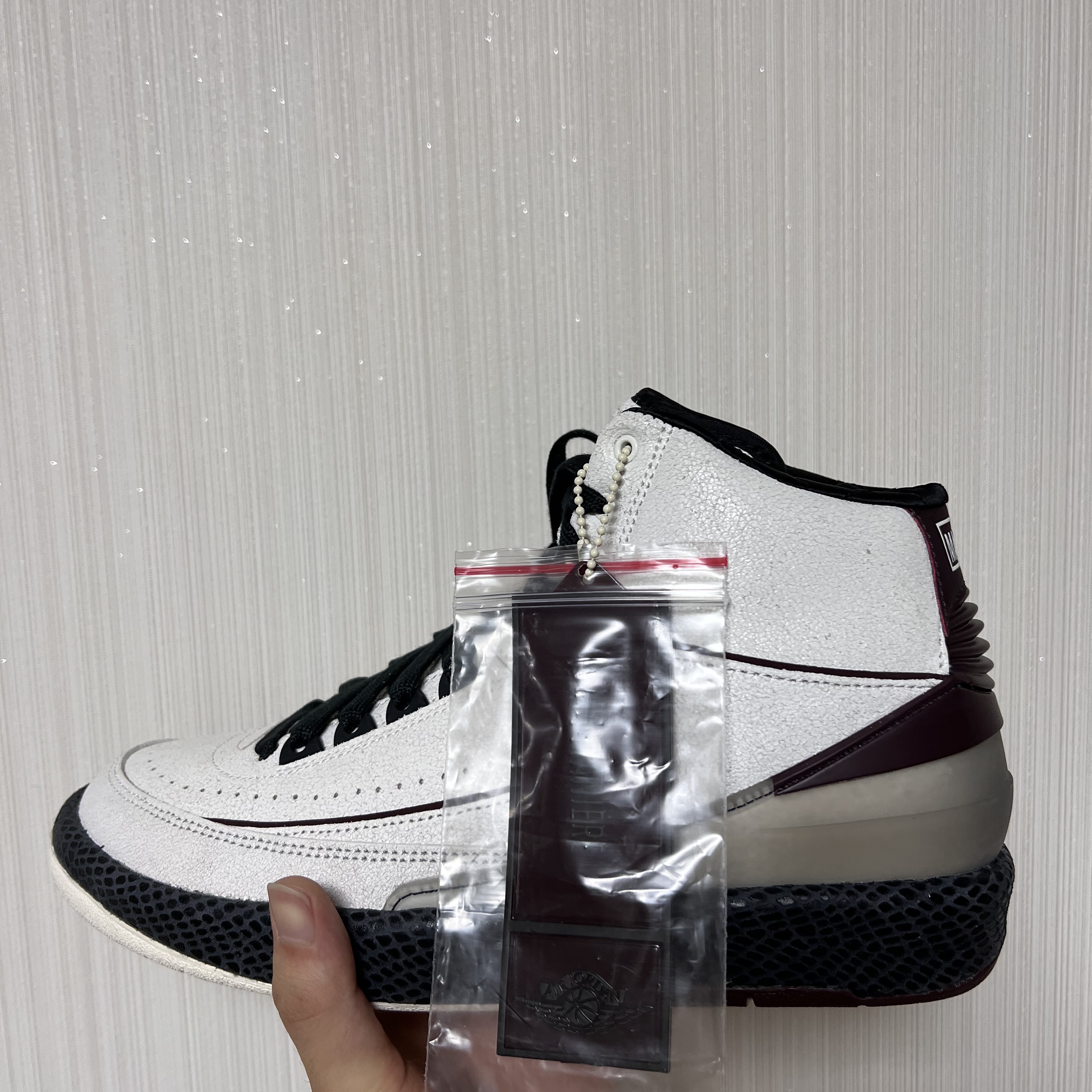 Jordan 2 x A Ma Maniere Retro SP Sail and Burgundy, Jordan 1 x A Ma Maniere Retro High OG SP Sail and Burgundy 착용 스타일 - 4