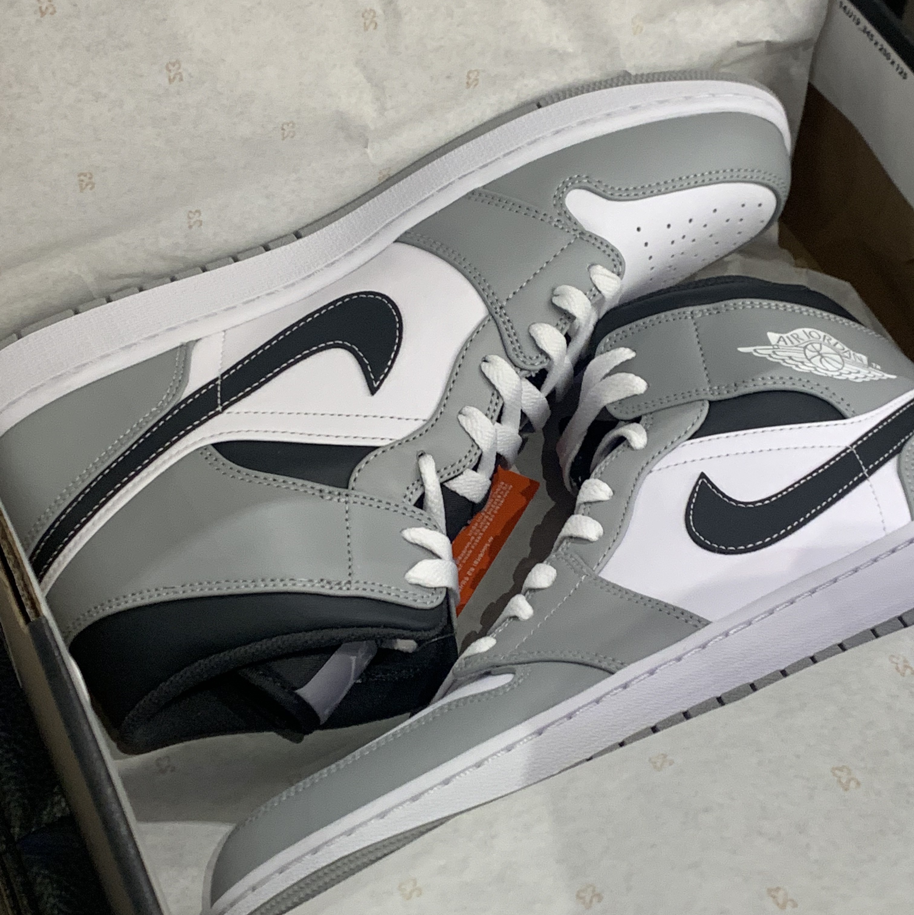 Jordan 1 Mid Light Smoke Grey Anthracite 착용 스타일