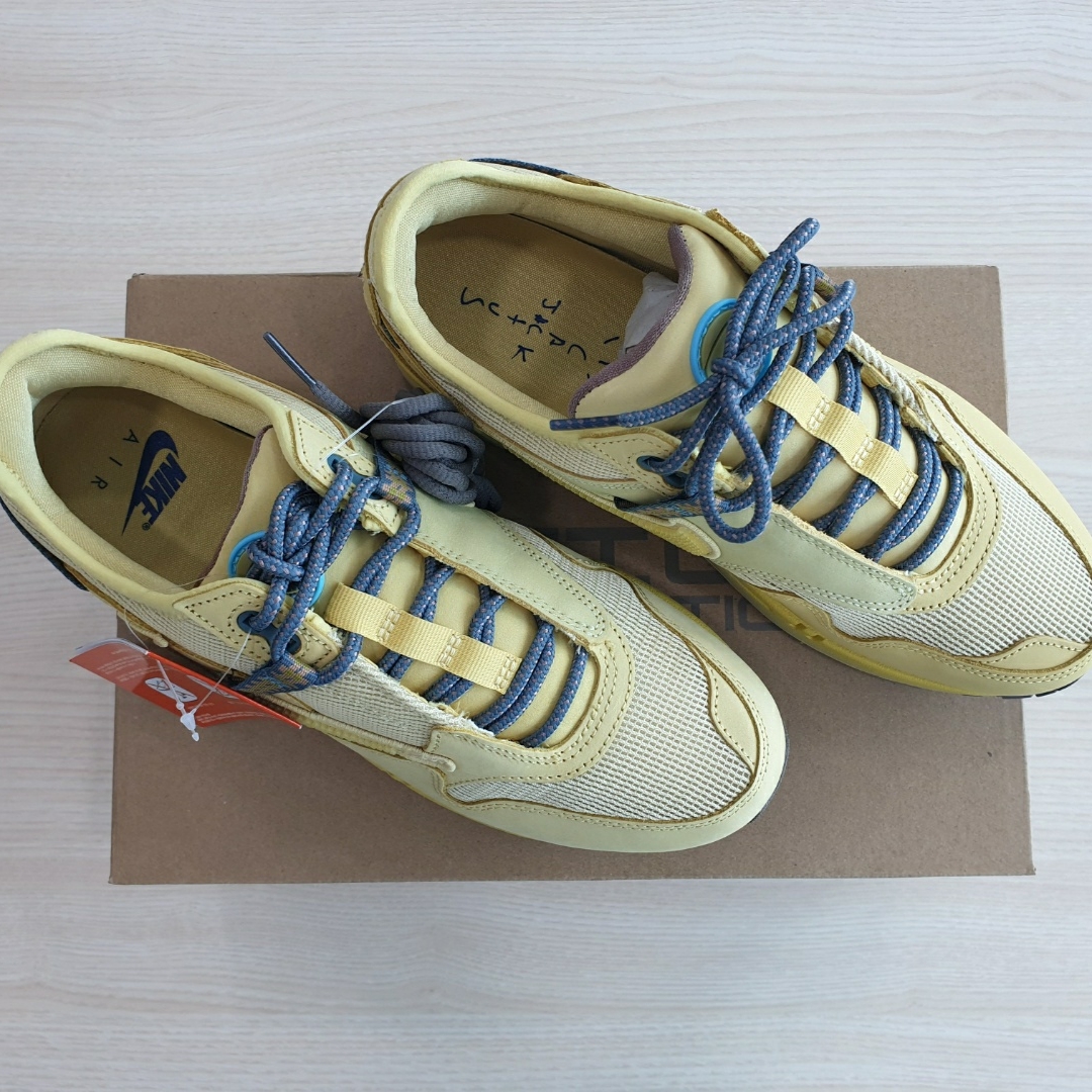 Nike x Travis Scott Air Max 1 Cact.us Gold 착용 스타일 - 4