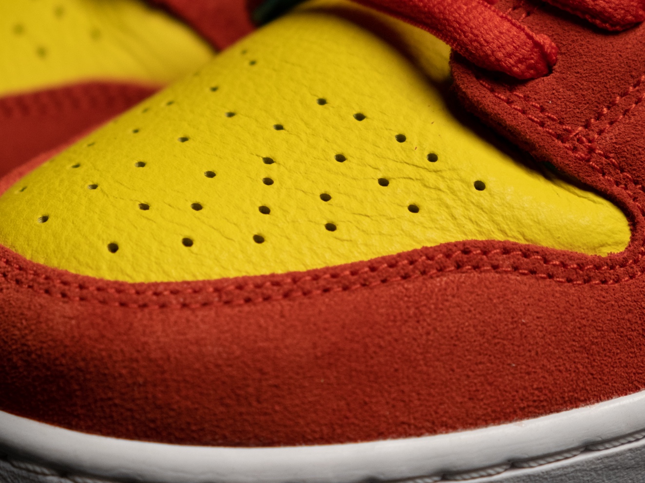 Nike SB Dunk Low Pro Habanero Red 착용 스타일 - 2