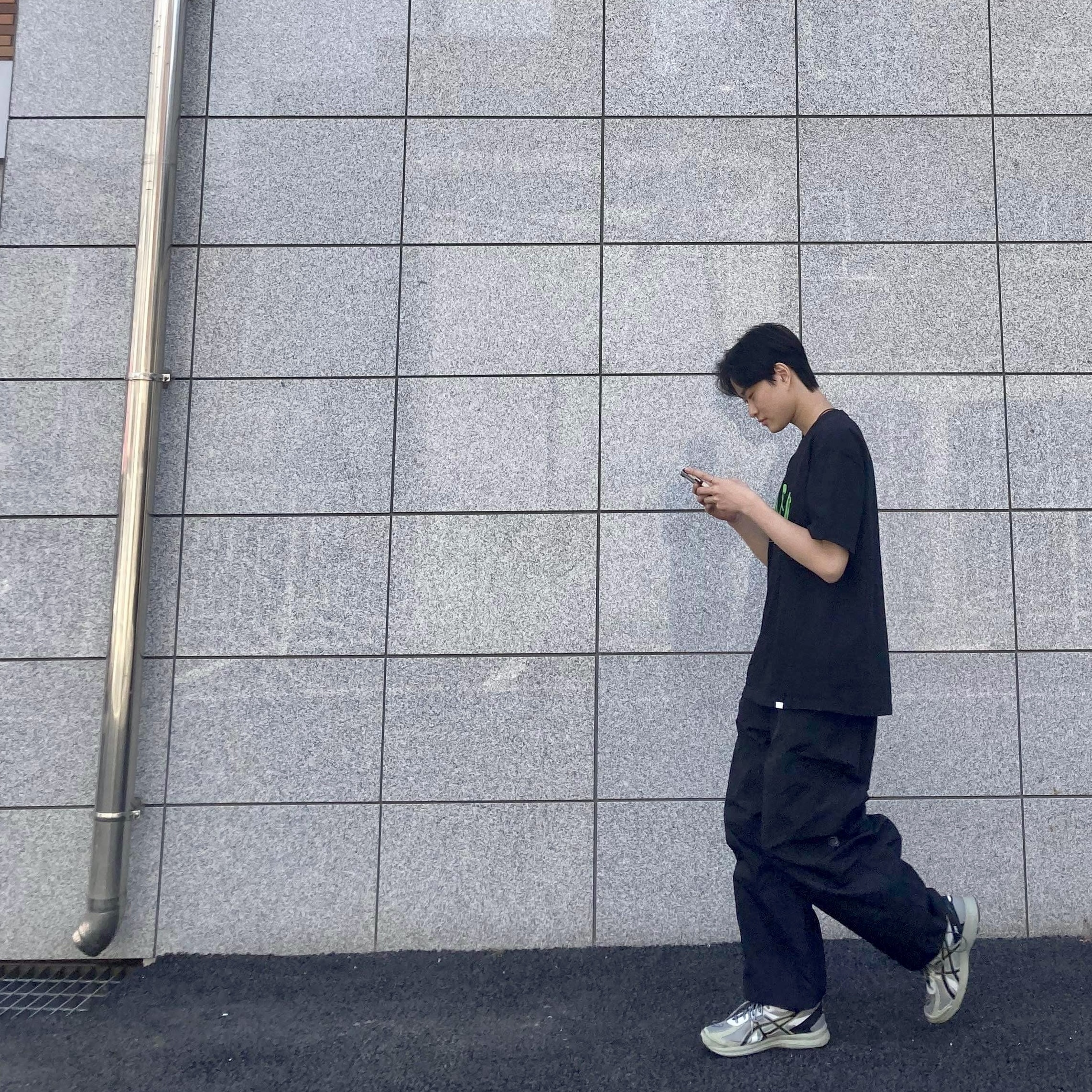 Asics Jog 100 S Sheet Rock - 2E Wide 착용 스타일