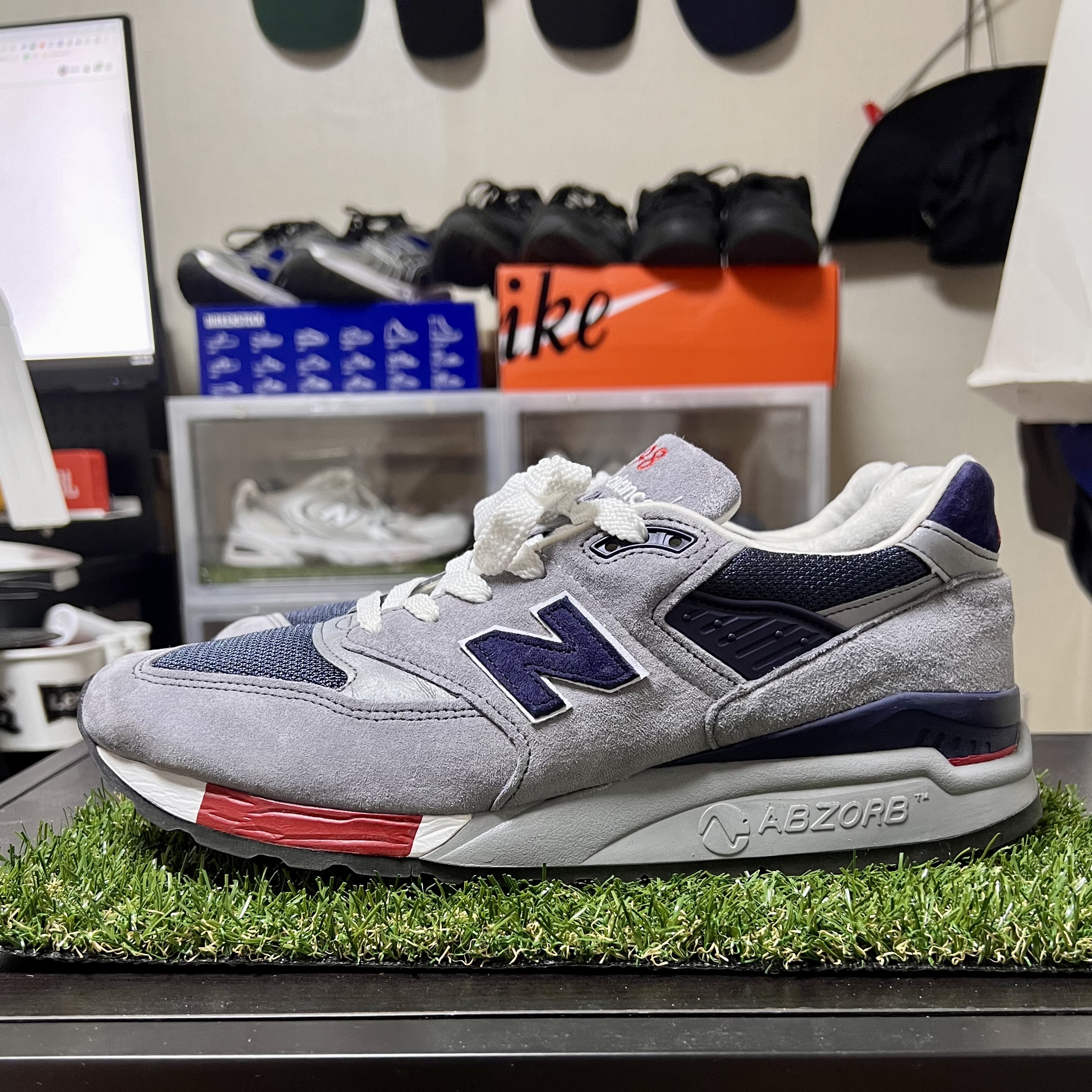 New Balance 998 Made in USA Grey Navy Red 착용 스타일