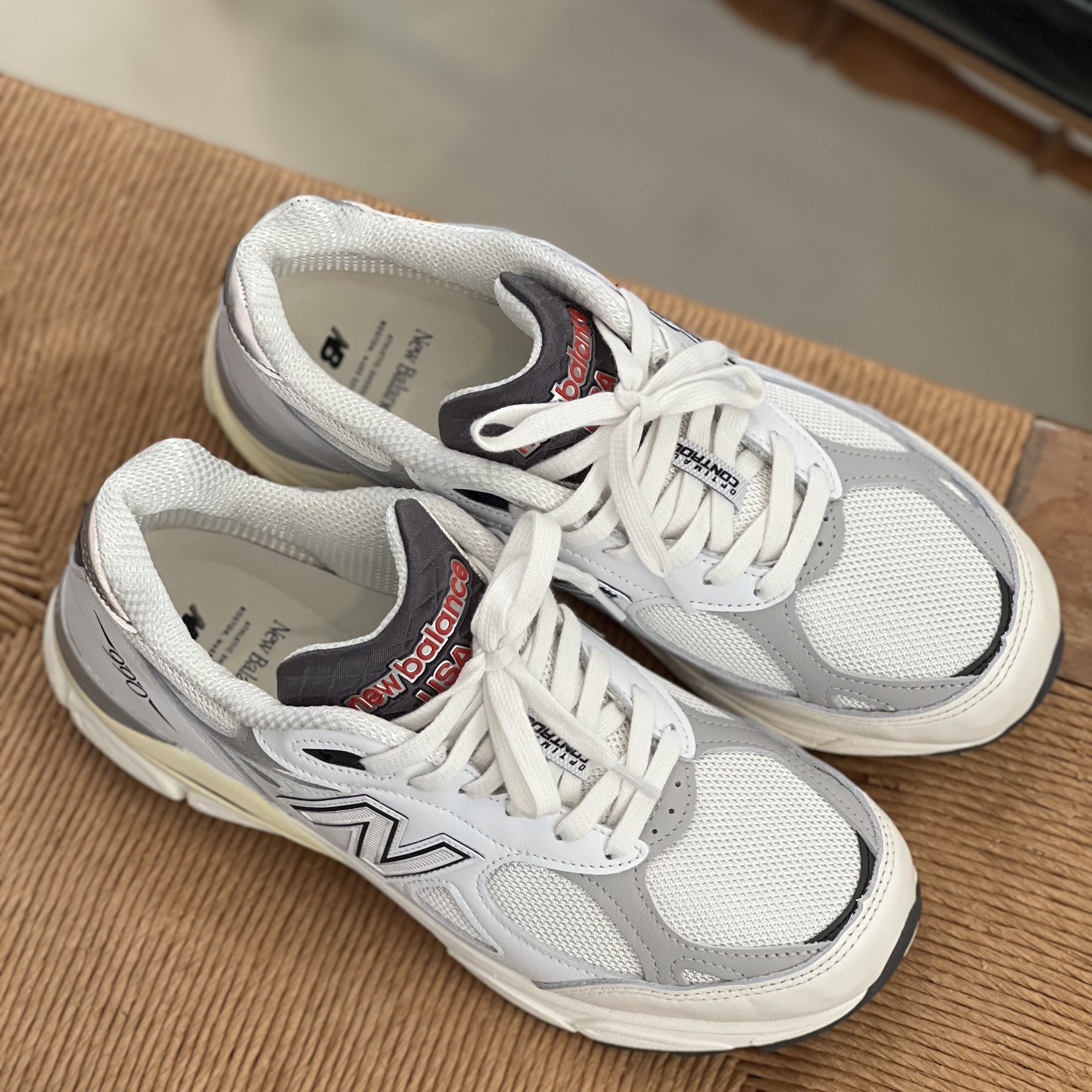 New Balance 990v3 Made in USA Sea Salt 착용 스타일 - 3