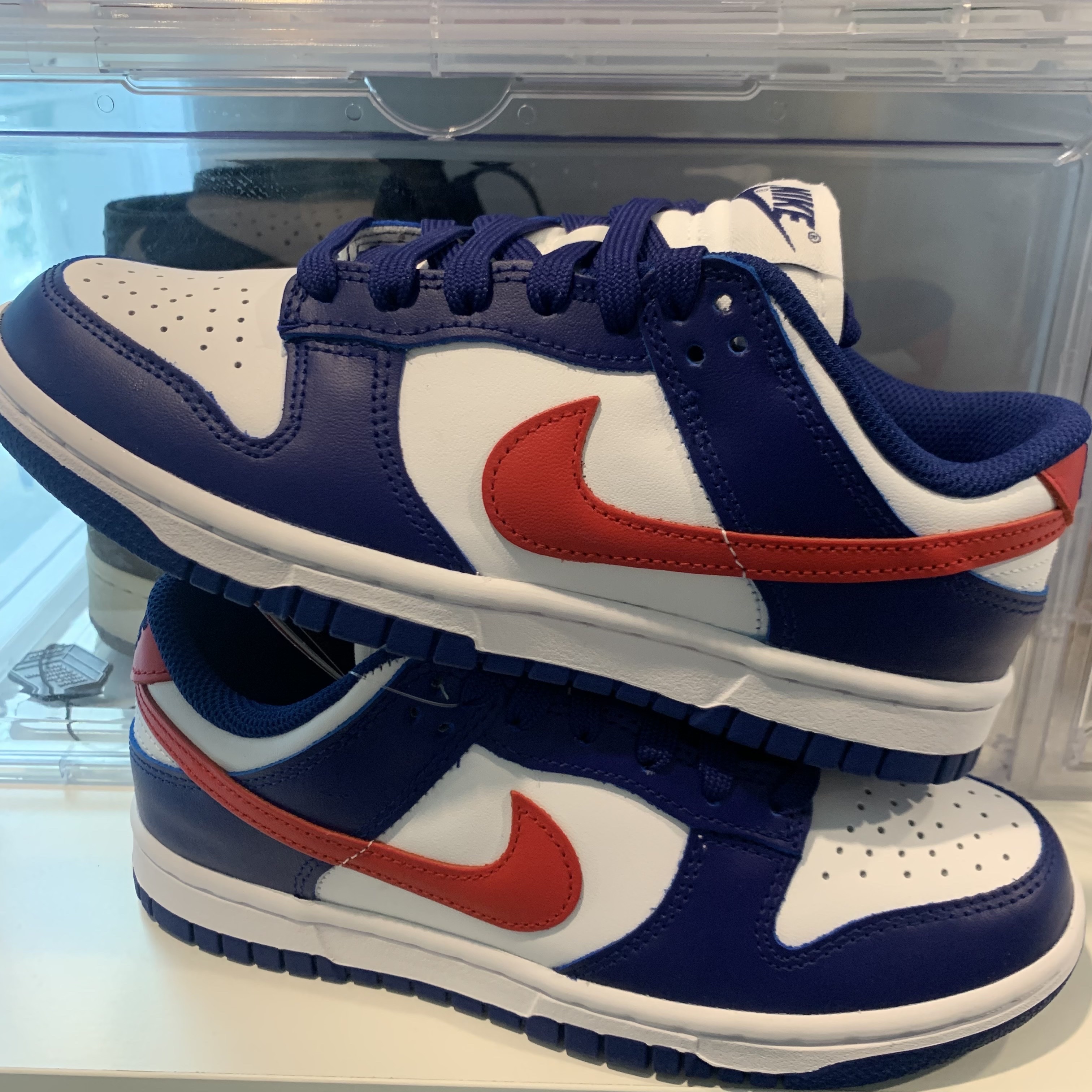 (W) Nike Dunk Low White and University Red 착용 스타일 - 3