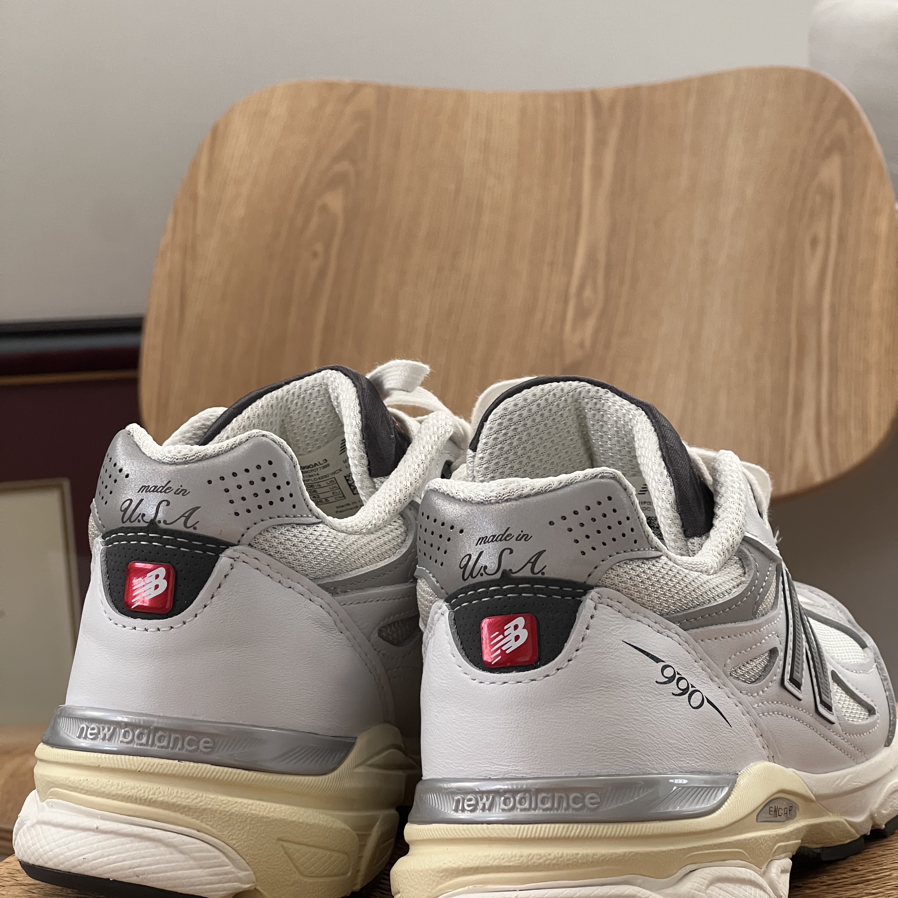 New Balance 990v3 Made in USA Sea Salt 착용 스타일 - 4