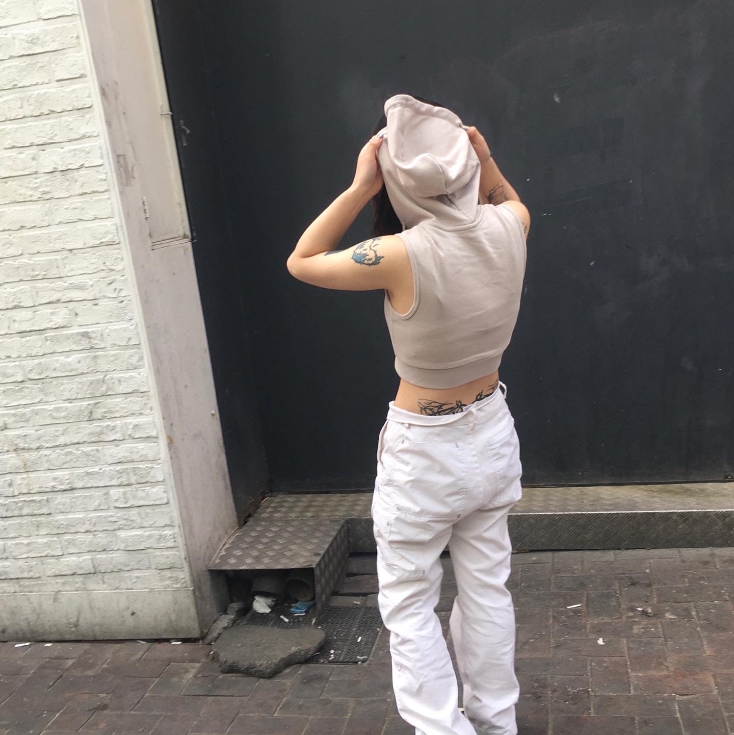 Nike x Off-White NRG Pants White, Jordan 1 Retro High OG Black Mocha 착용 스타일 - 3