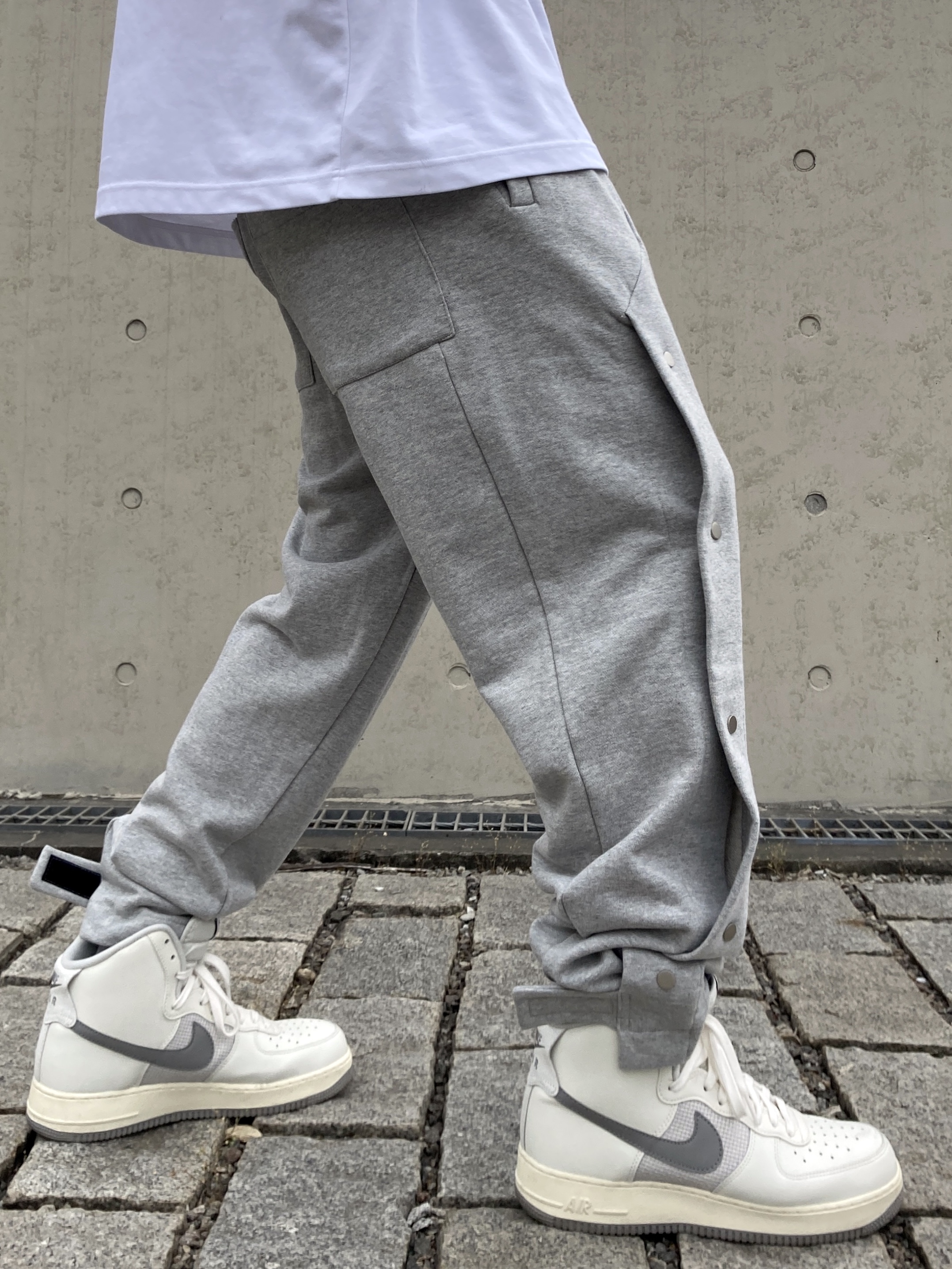 Nike Air Force 1 High '07 LV8 Sail and Medium Grey 착용 스타일 - 1