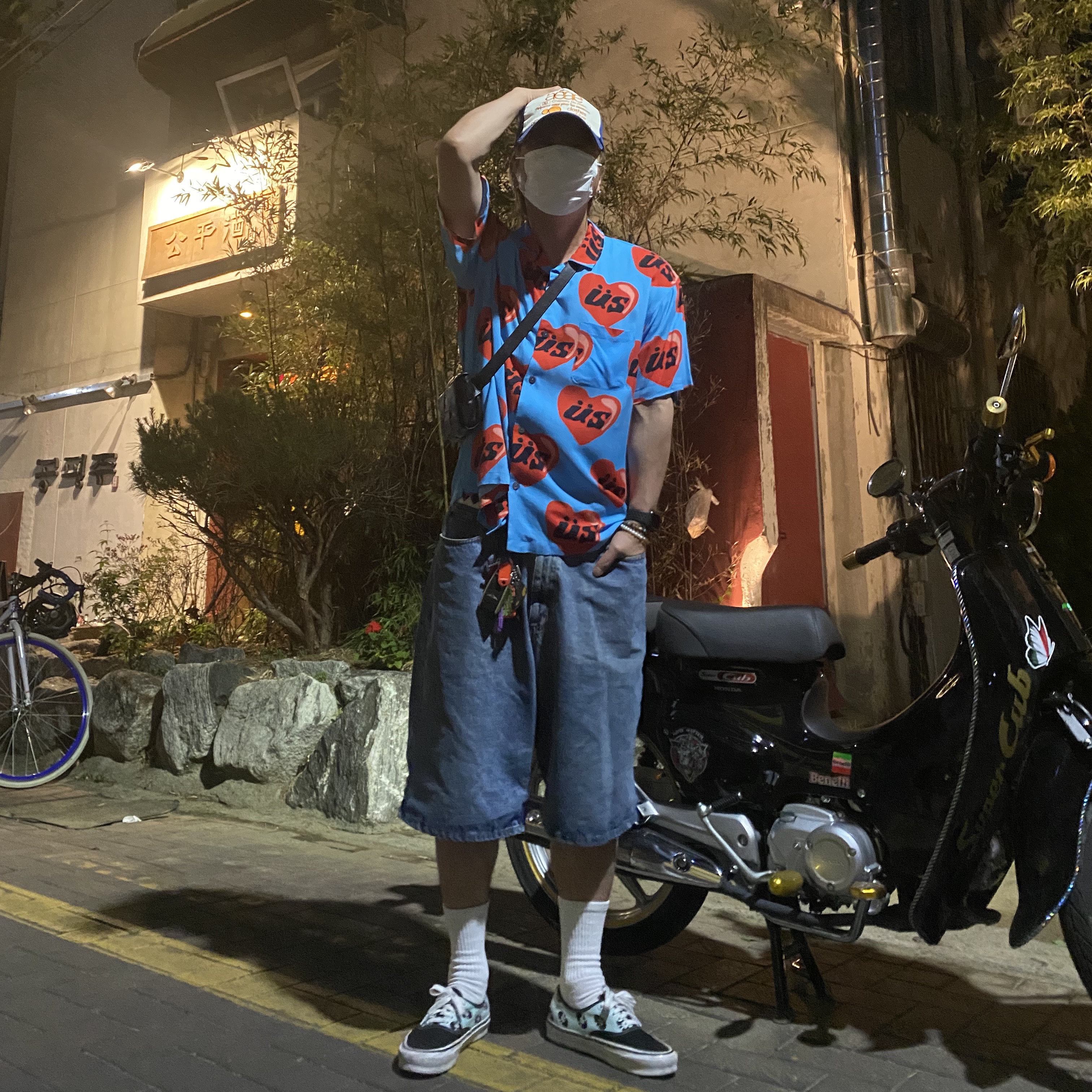 Stussy x Cactus Plant Flea Market Heart Shirt, Vans Vault x Wacko Maria OG Authentic LX Baby Blue 착용 스타일