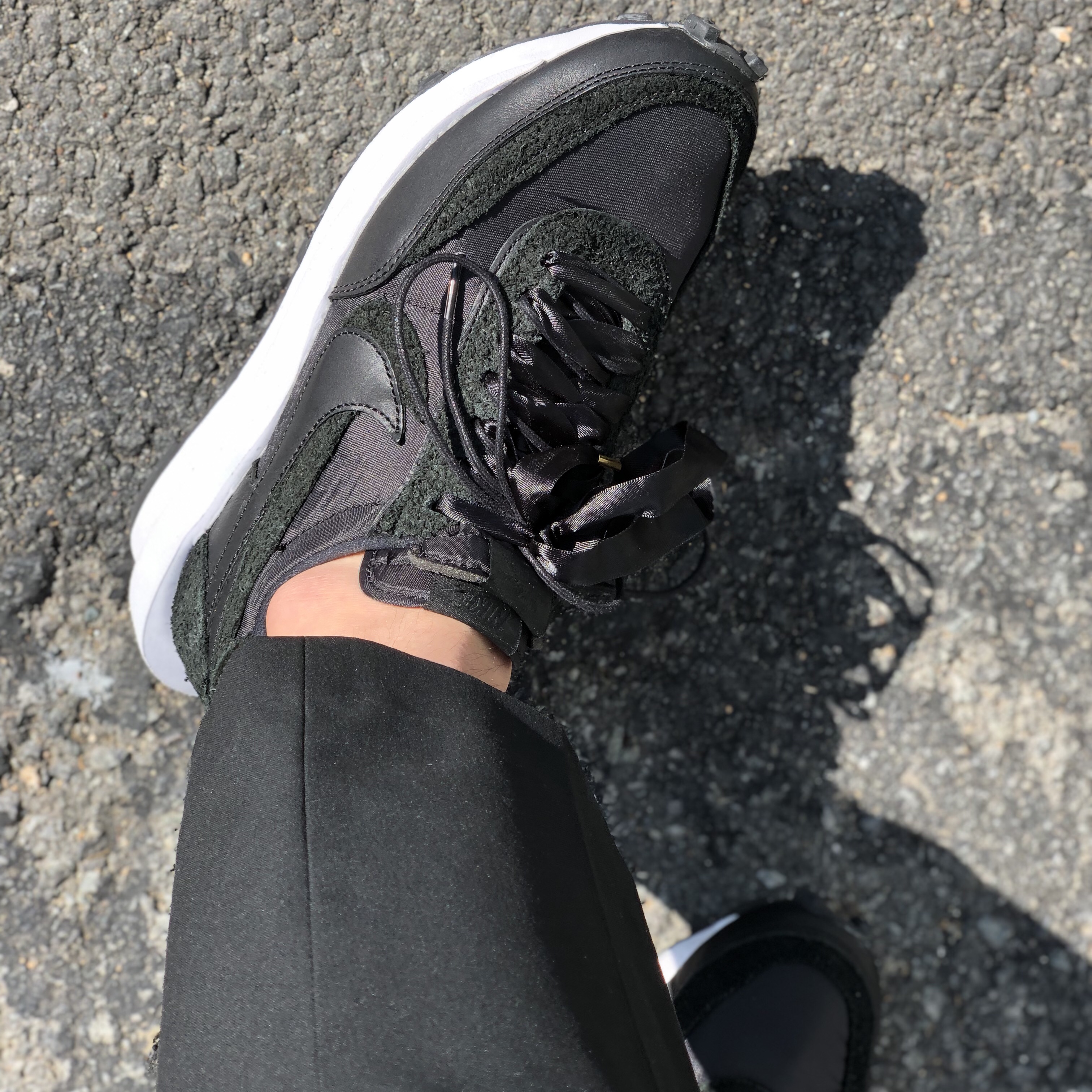 Nike x Sacai LDWaffle Black Nylon 착용 스타일