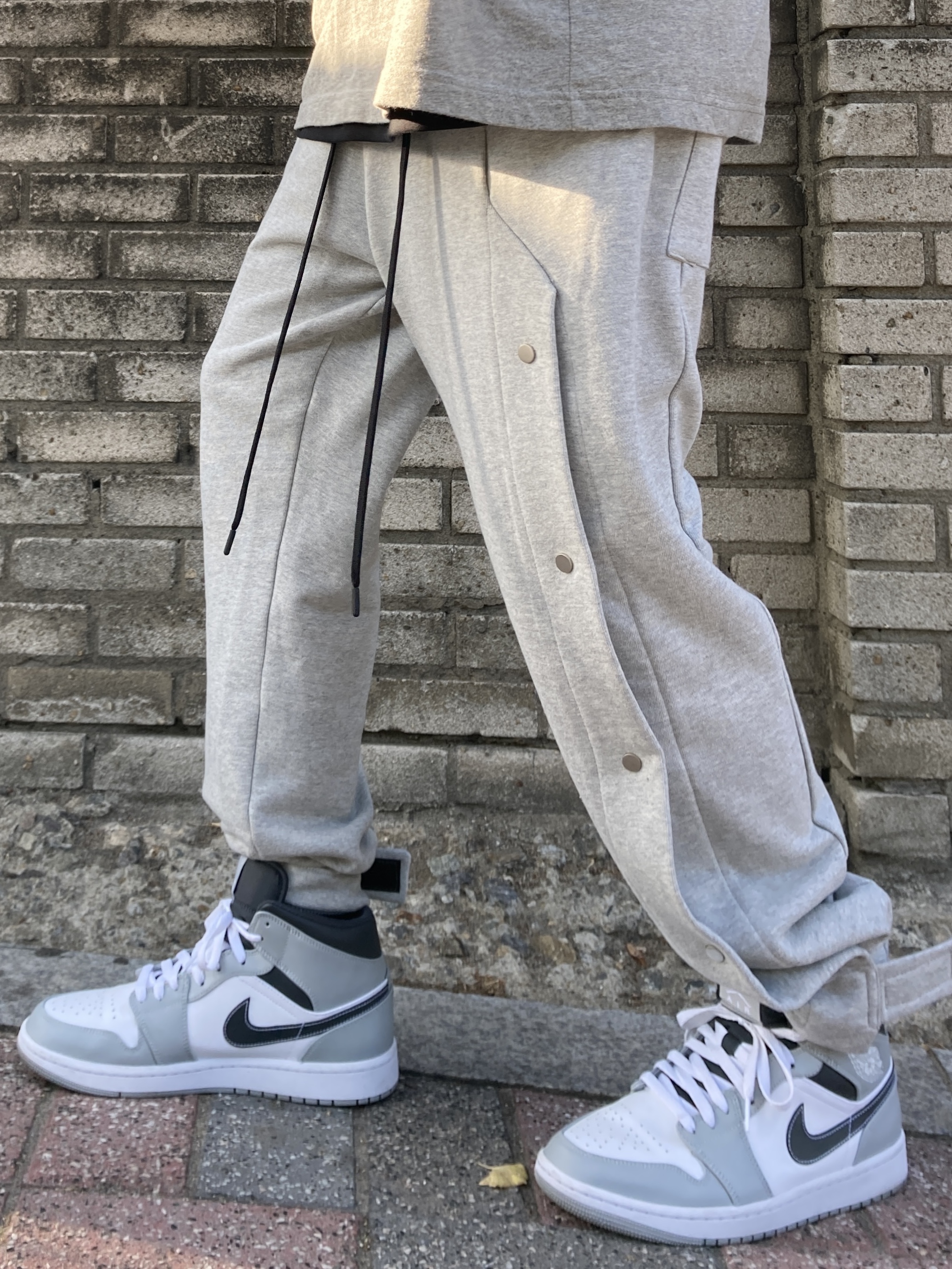 Jordan 1 Mid Light Smoke Grey Anthracite, Essentials Short Sleeve Polo Heather Oatmeal - 21SS 착용 스타일 - 4