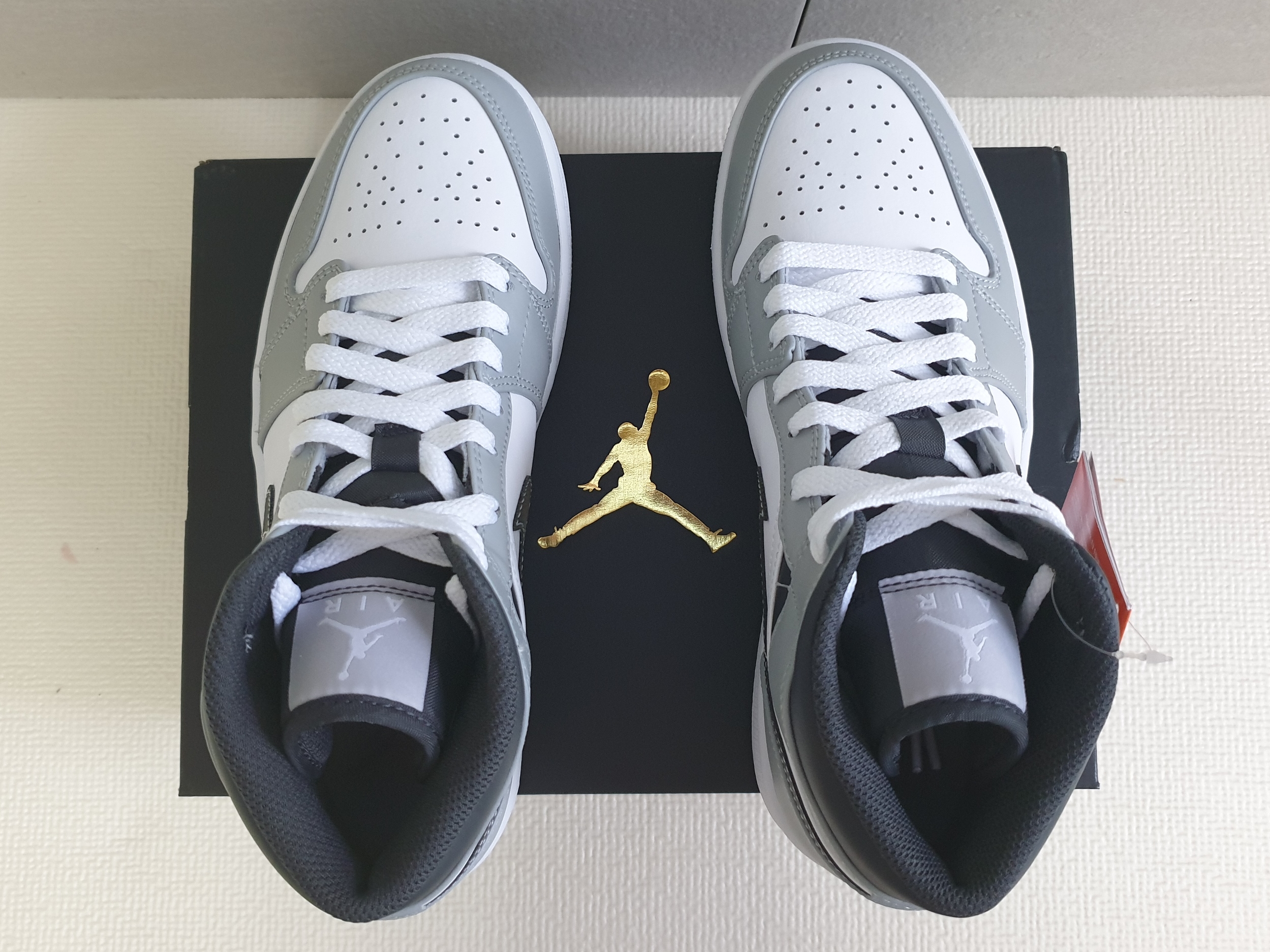 Jordan 1 Mid Light Smoke Grey Anthracite 착용 스타일 - 4