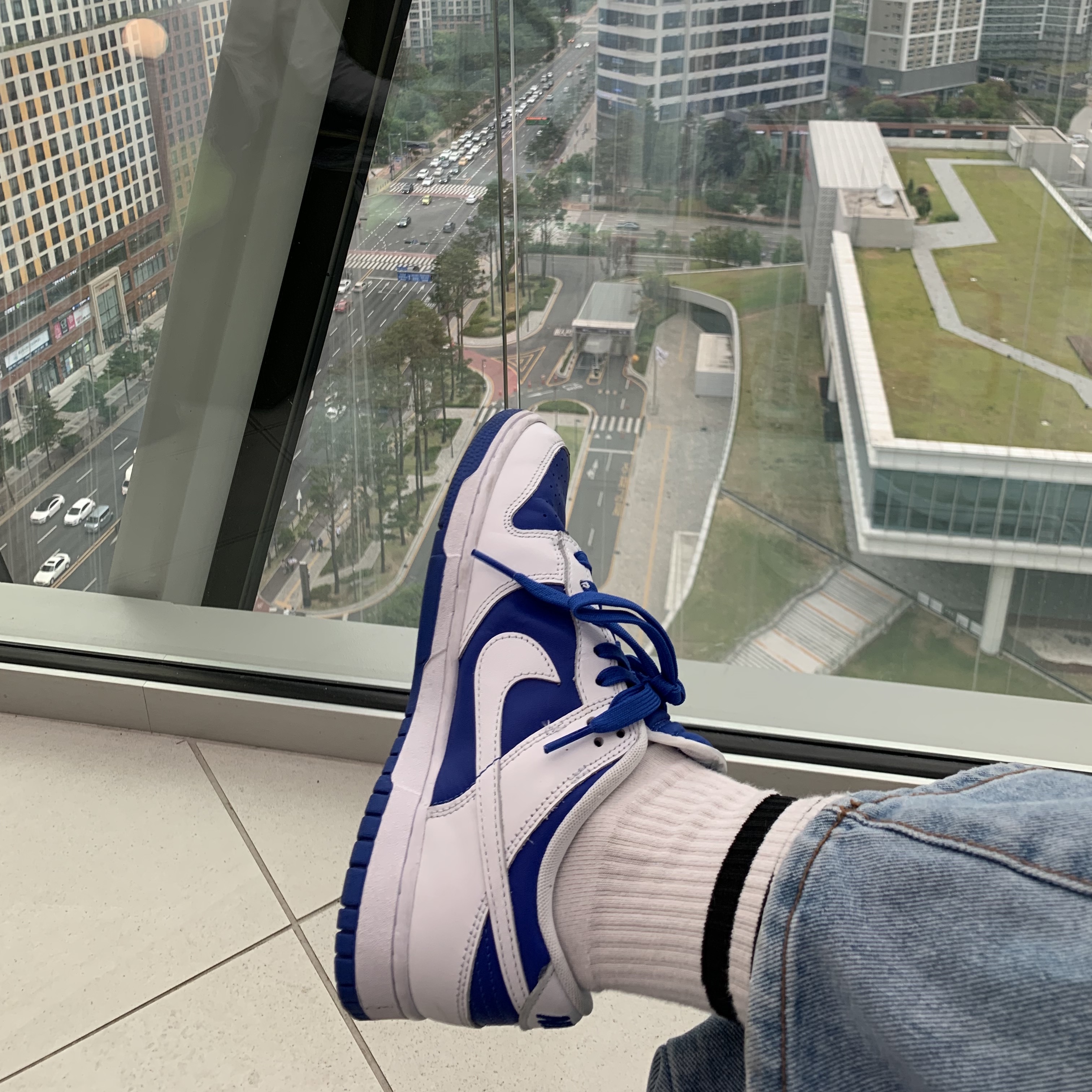 Nike Dunk Low Retro Racer Blue and White 착용 스타일