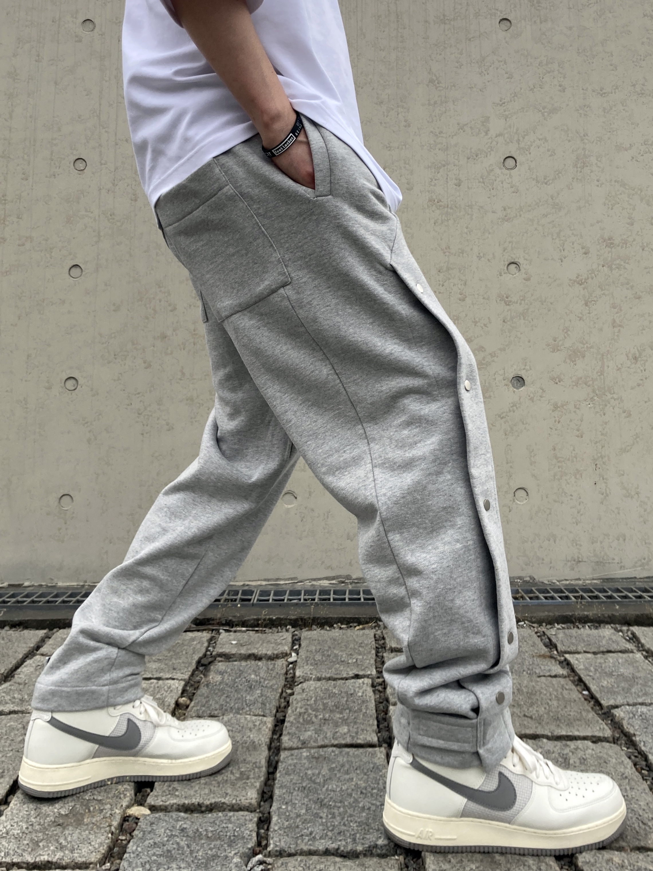Nike Air Force 1 High '07 LV8 Sail and Medium Grey 착용 스타일 - 4