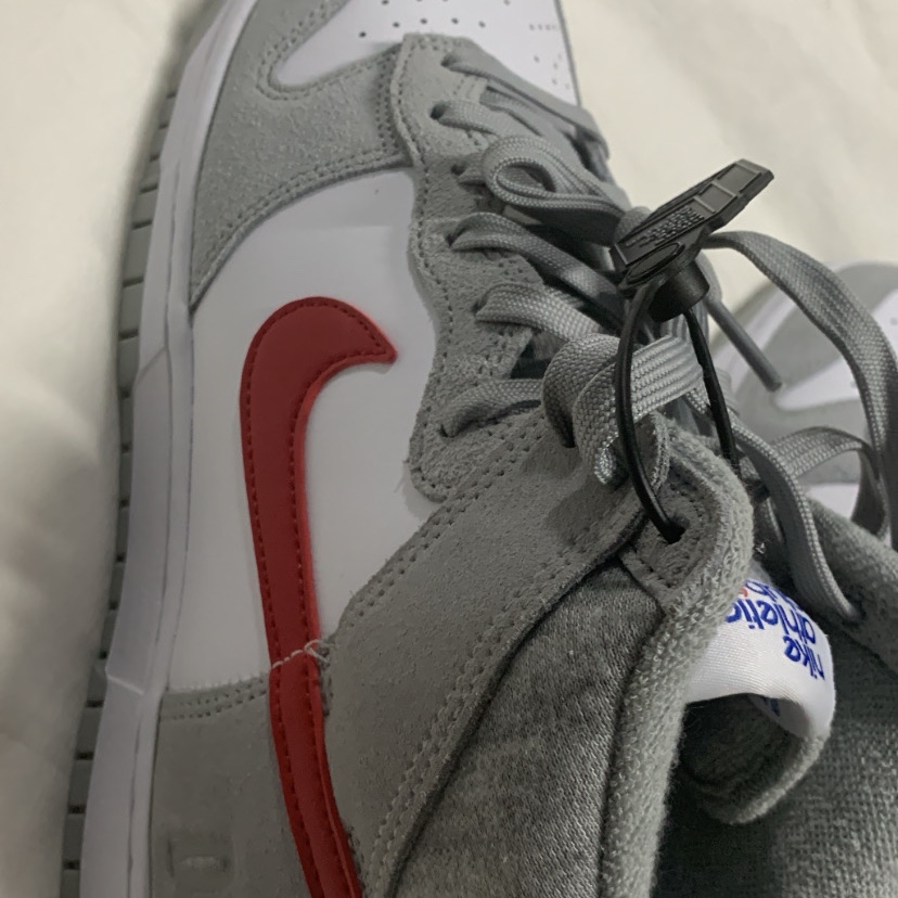 Nike Dunk High Retro SE Athletic Club Light Smoke Grey Gym Red 착용 스타일 - 3