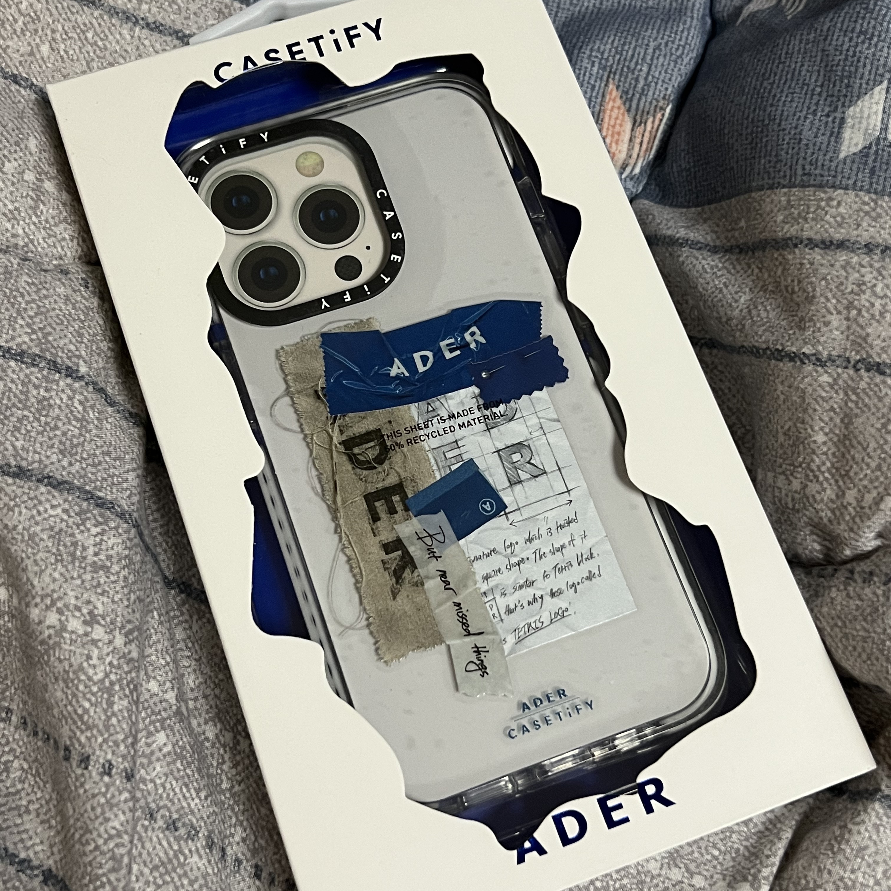 Casetify x Ader Error Sketch Impact iPhone Case 착용 스타일 - 2