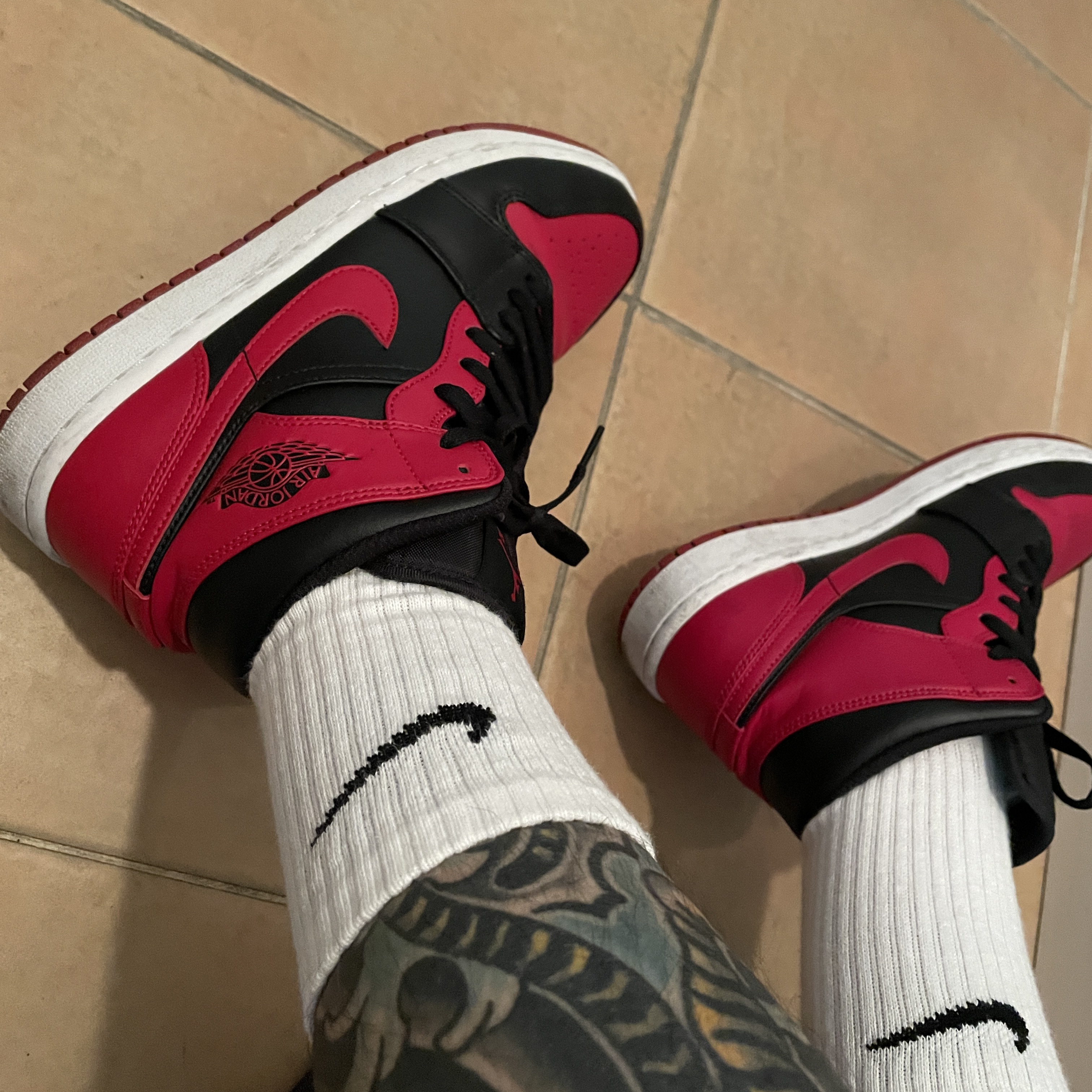 Jordan 1 Mid Bred Banned 2020 착용 스타일 - 2