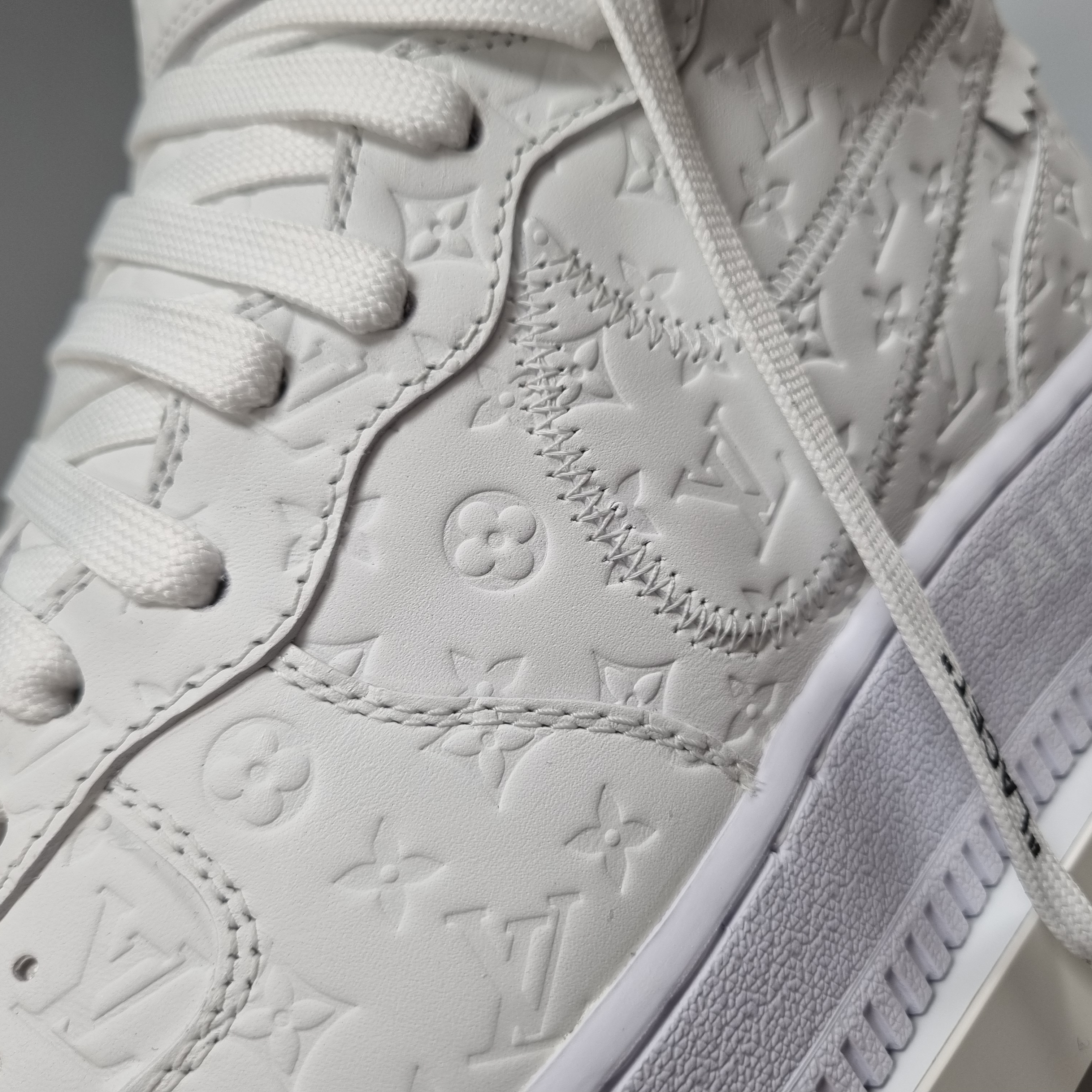 Nike Air Force 1 Mid '07 White, Louis Vuitton x Nike Air Force 1 Mid by Virgil Abloh White 착용 스타일 - 2