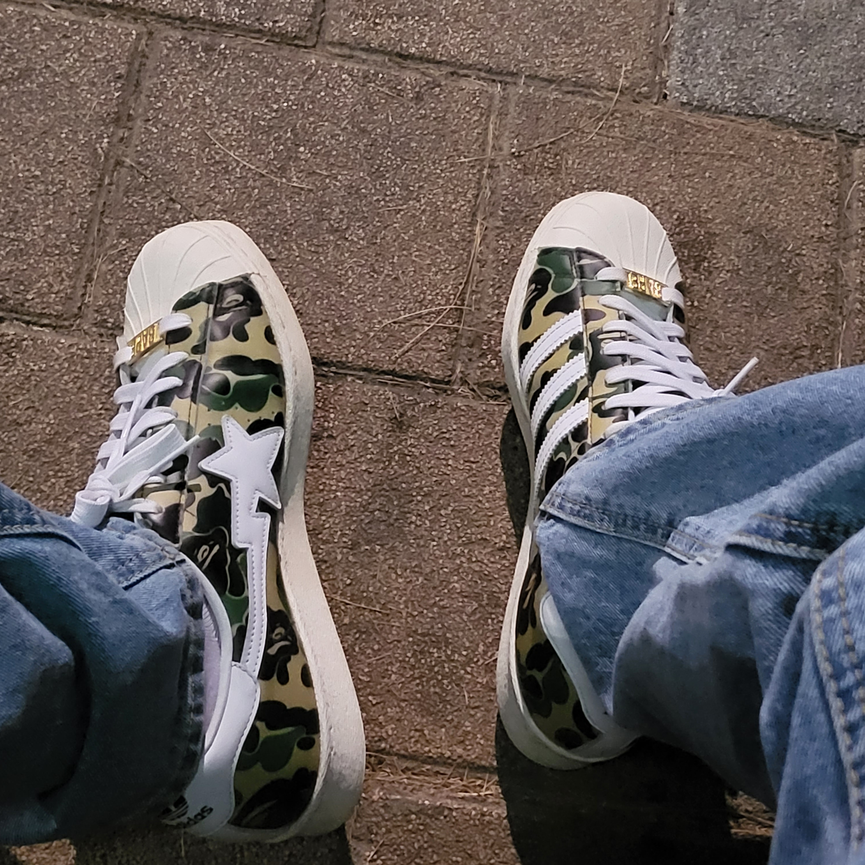 Adidas x BAPE Superstar 80s Green Camo 착용 스타일
