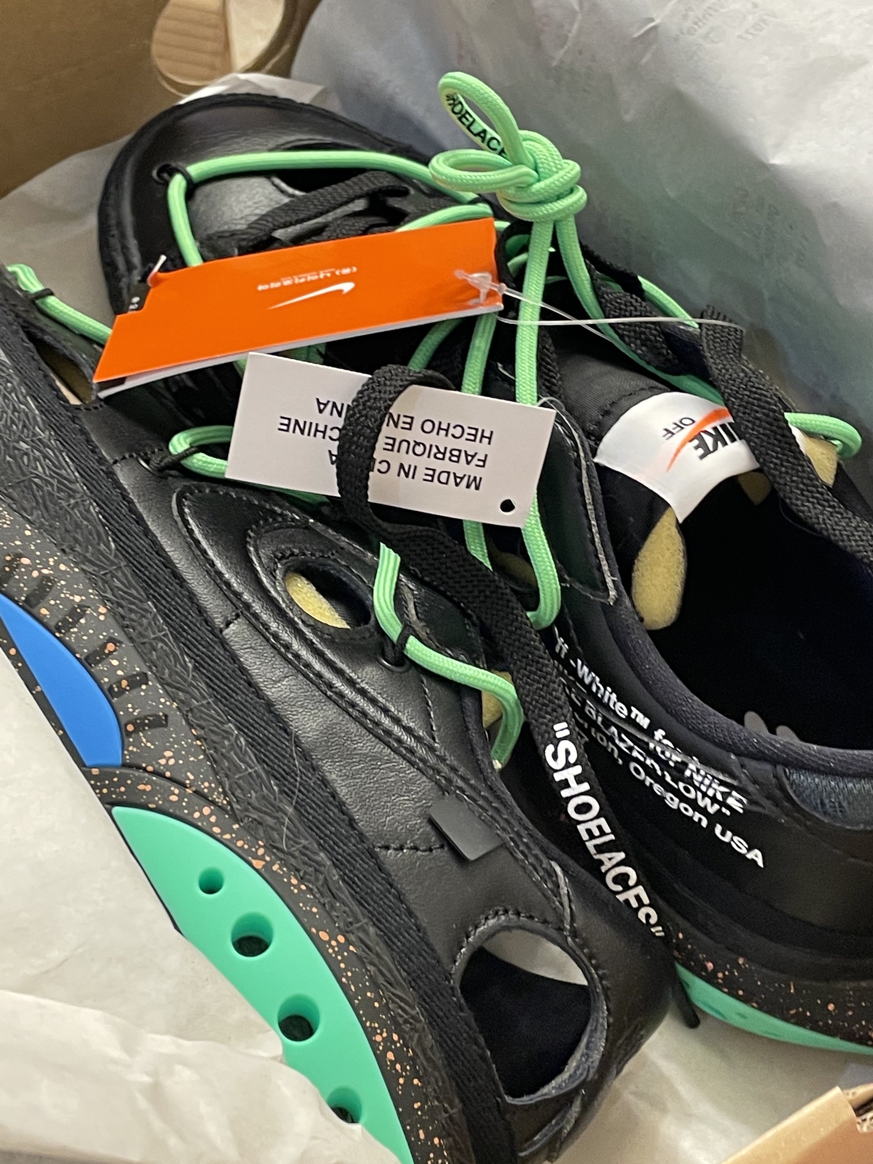 Nike x Off-White Blazer Low '77 Black and Electro Green 착용 스타일