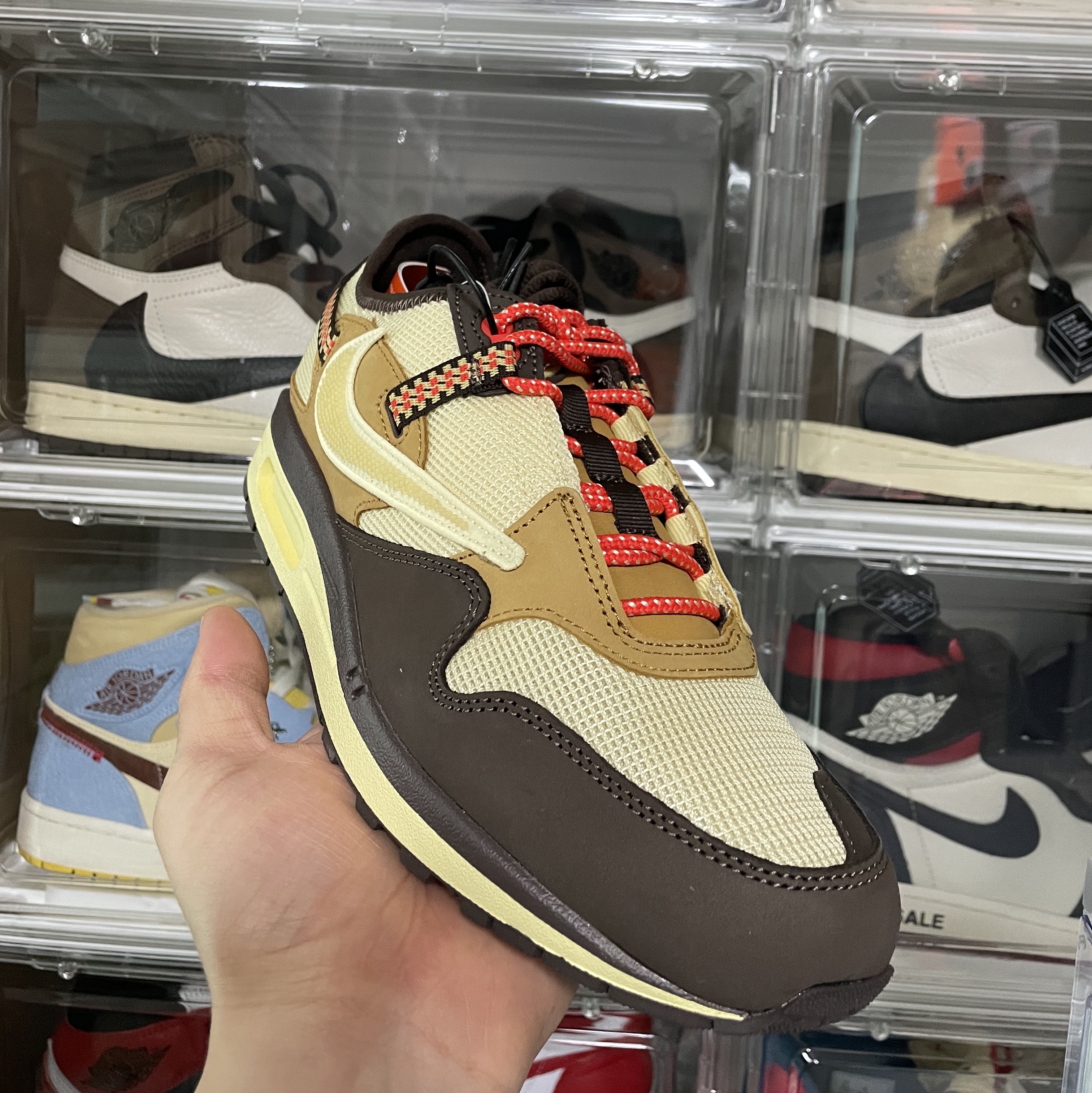 Nike x Travis Scott Air Max 1 Cact.us Brown, Nike x Travis Scott Air Max 270 React Cactus Trails 착용 스타일 - 2