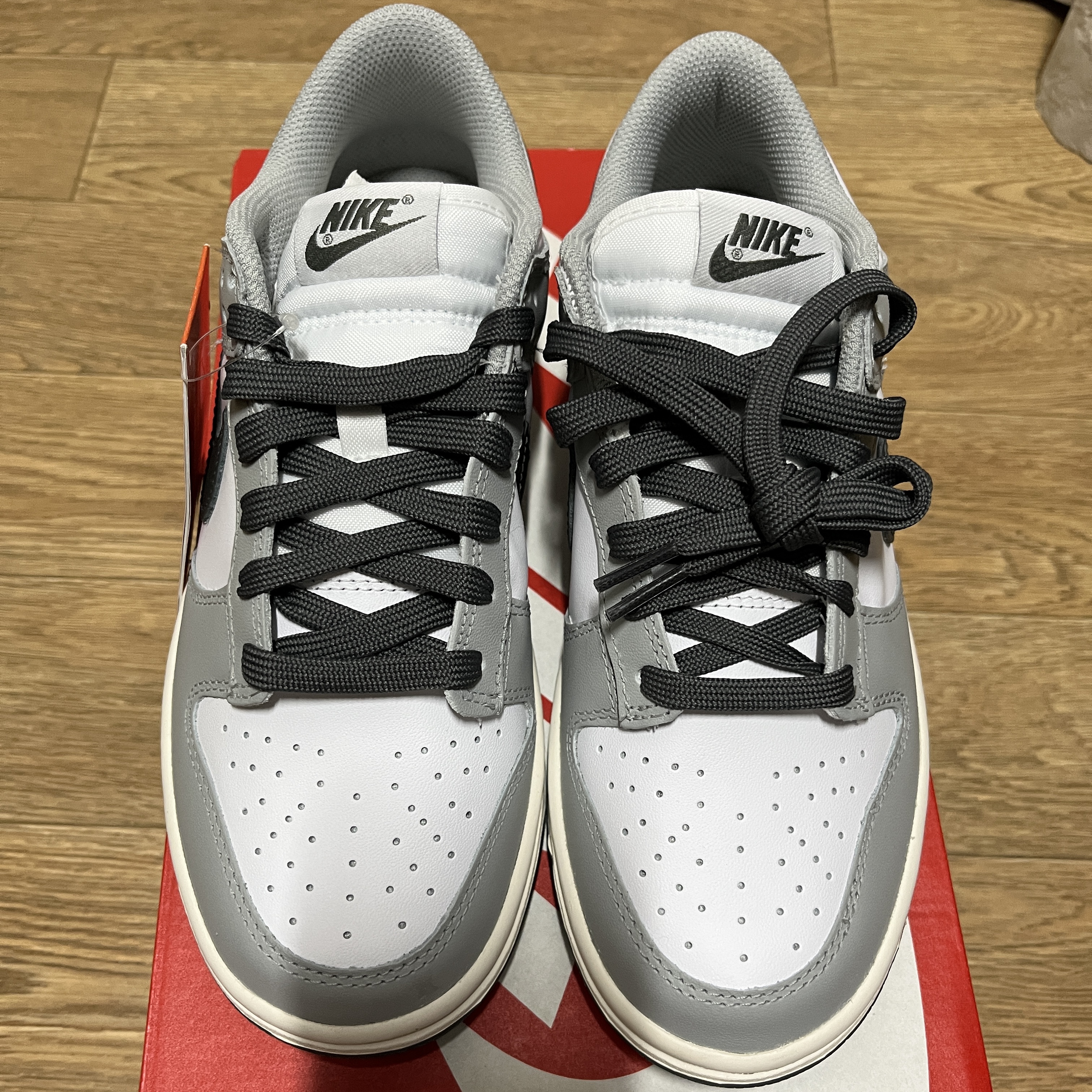 (W) Nike Dunk Low Light Smoke Grey 착용 스타일 - 2