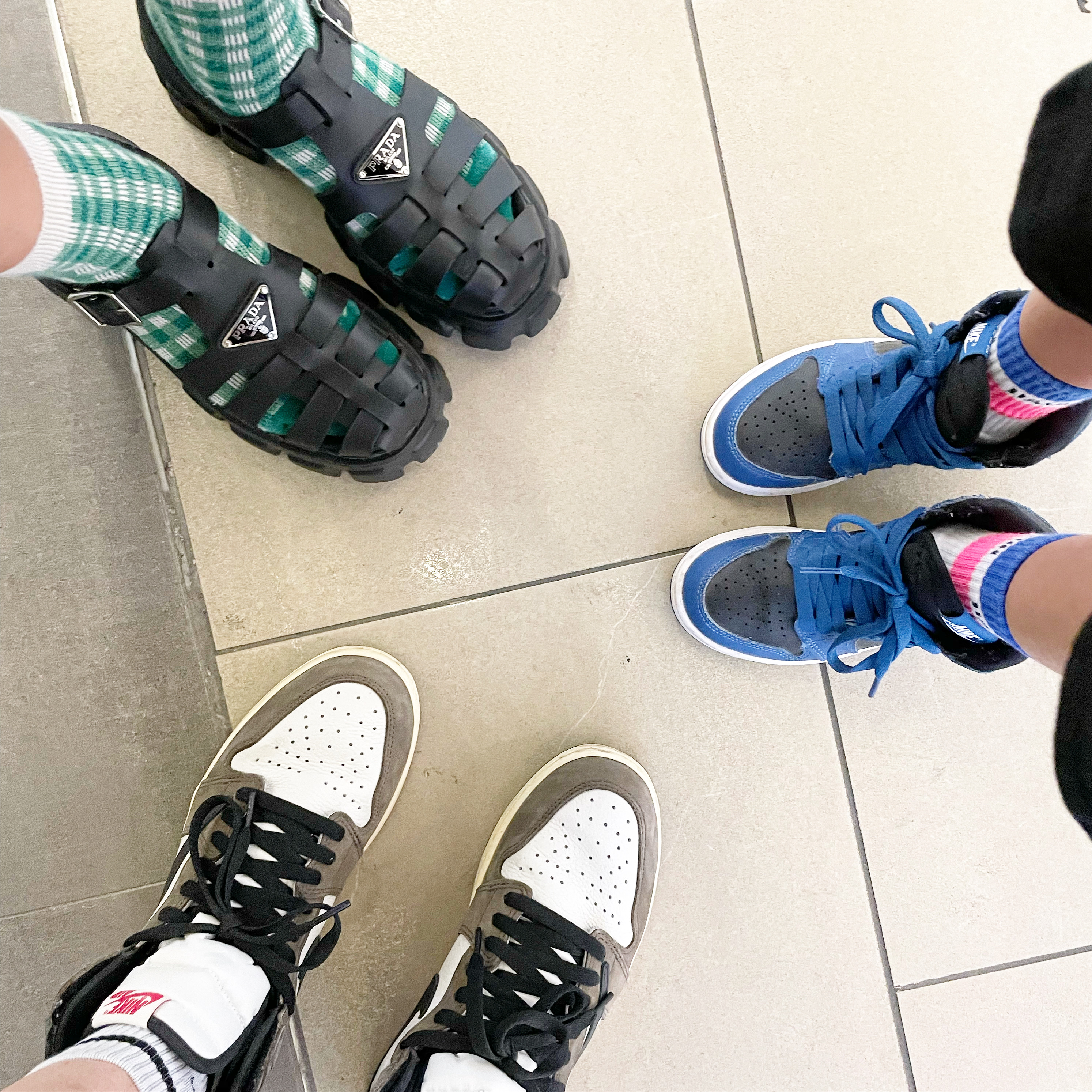 Jordan 1 x Travis Scott Retro High OG SP Mocha, Jordan 1 Retro High OG Dark Marina Blue 착용 스타일