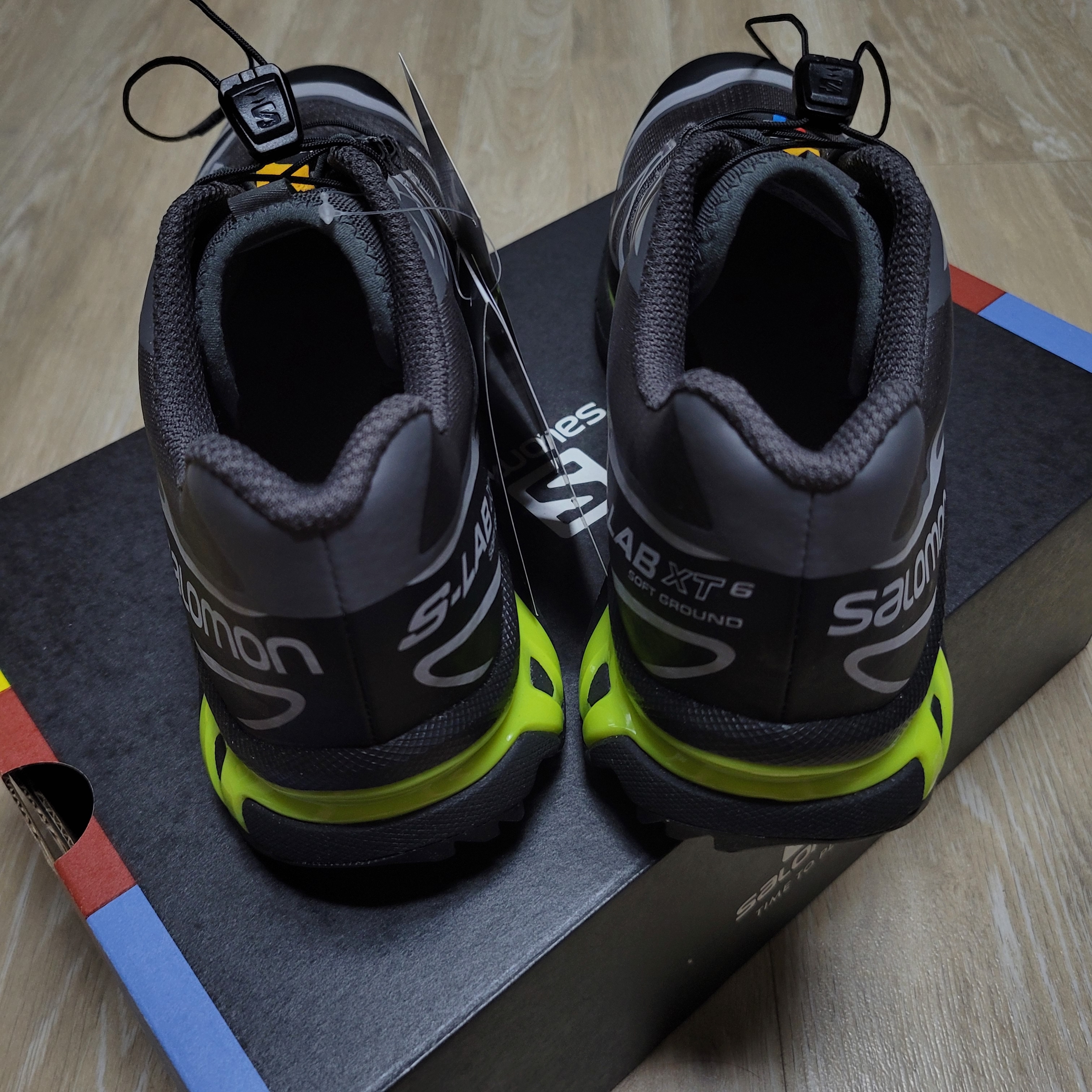 Salomon XT-6 Black Evening Primrose 착용 스타일 - 3