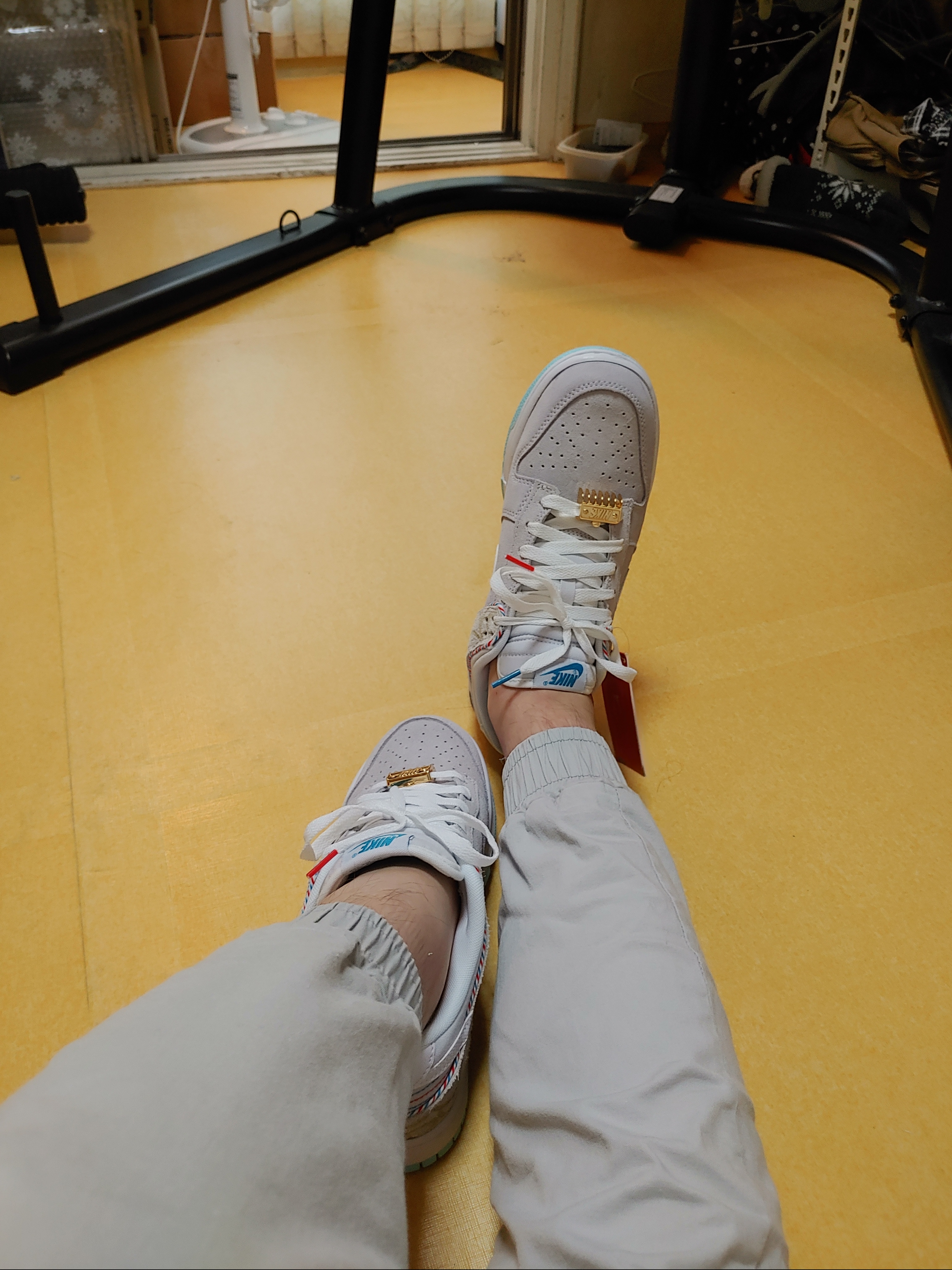 Nike Dunk Low Retro SE Barber Shop Grey 착용 스타일 - 4