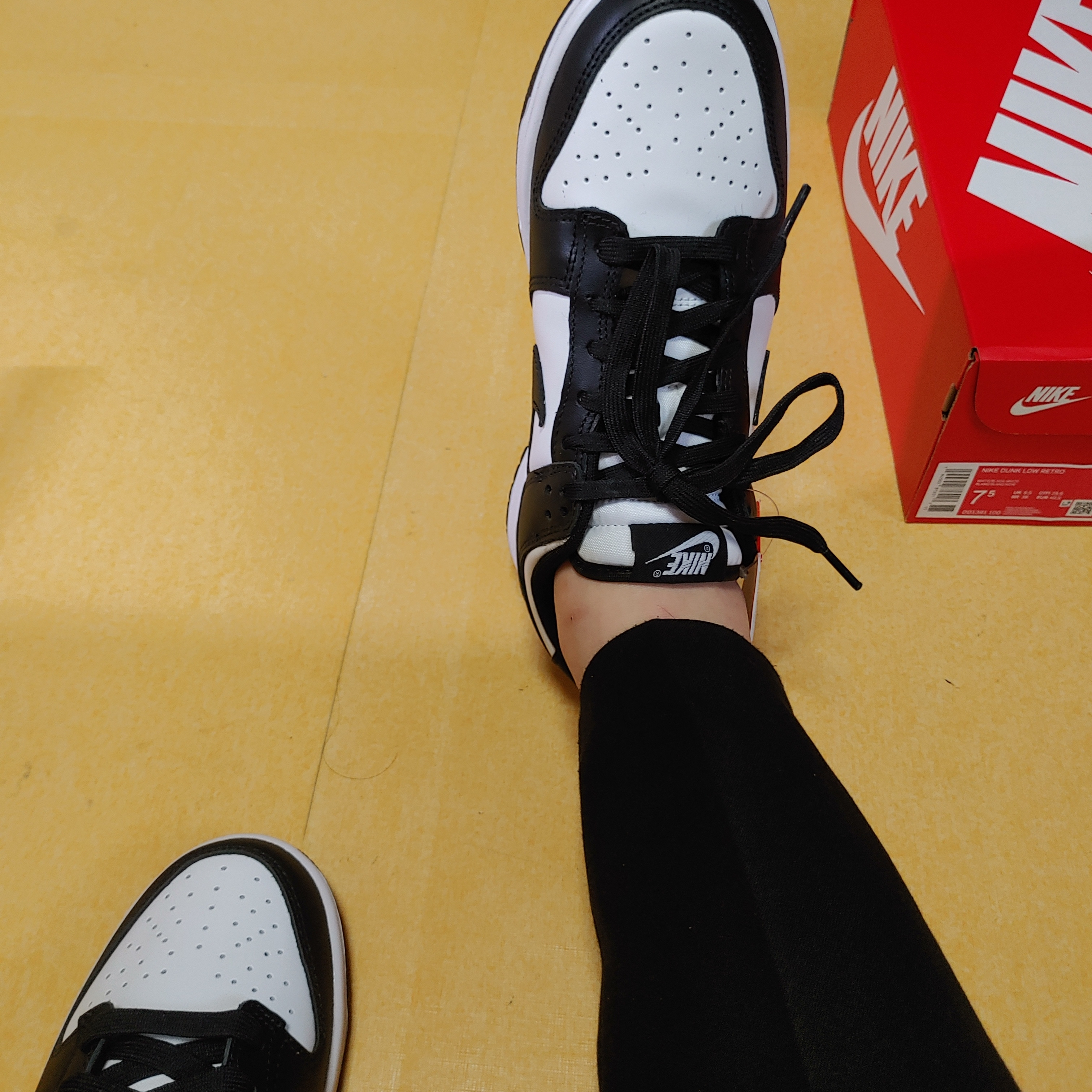 Nike Dunk Low Retro Black 착용 스타일 - 3