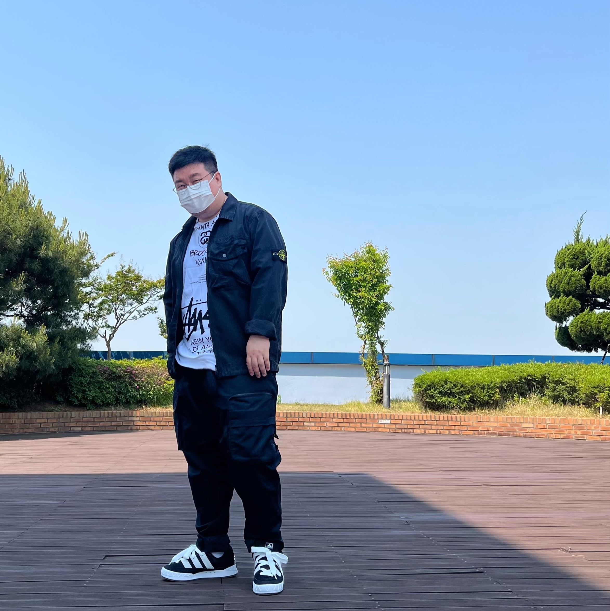 Adidas Adimatic Core Black, Nike ACG Cargo Pants Black - Asia 착용 스타일