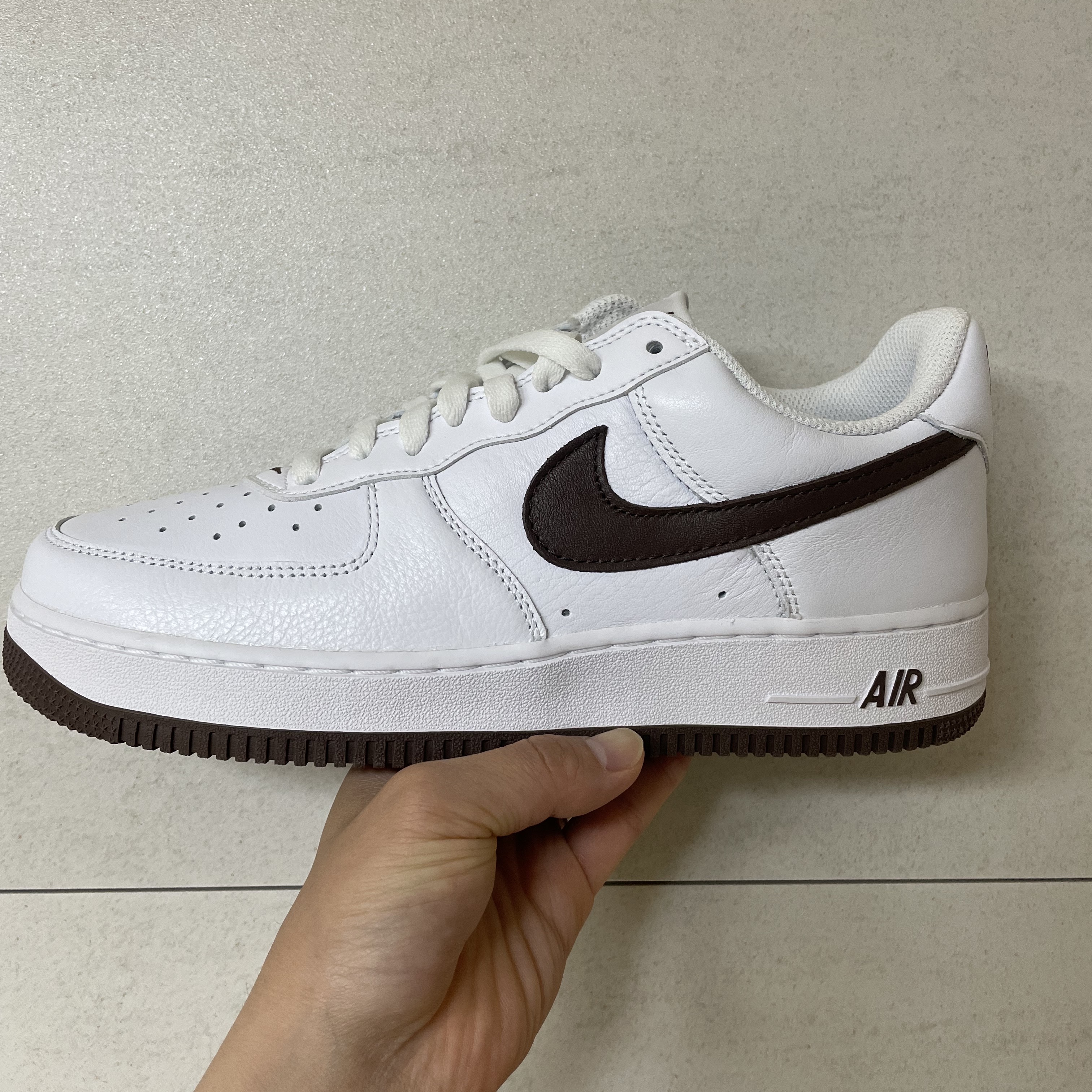 Nike Air Force 1 Low Retro Color of the Month Chocolate 착용 스타일 - 1