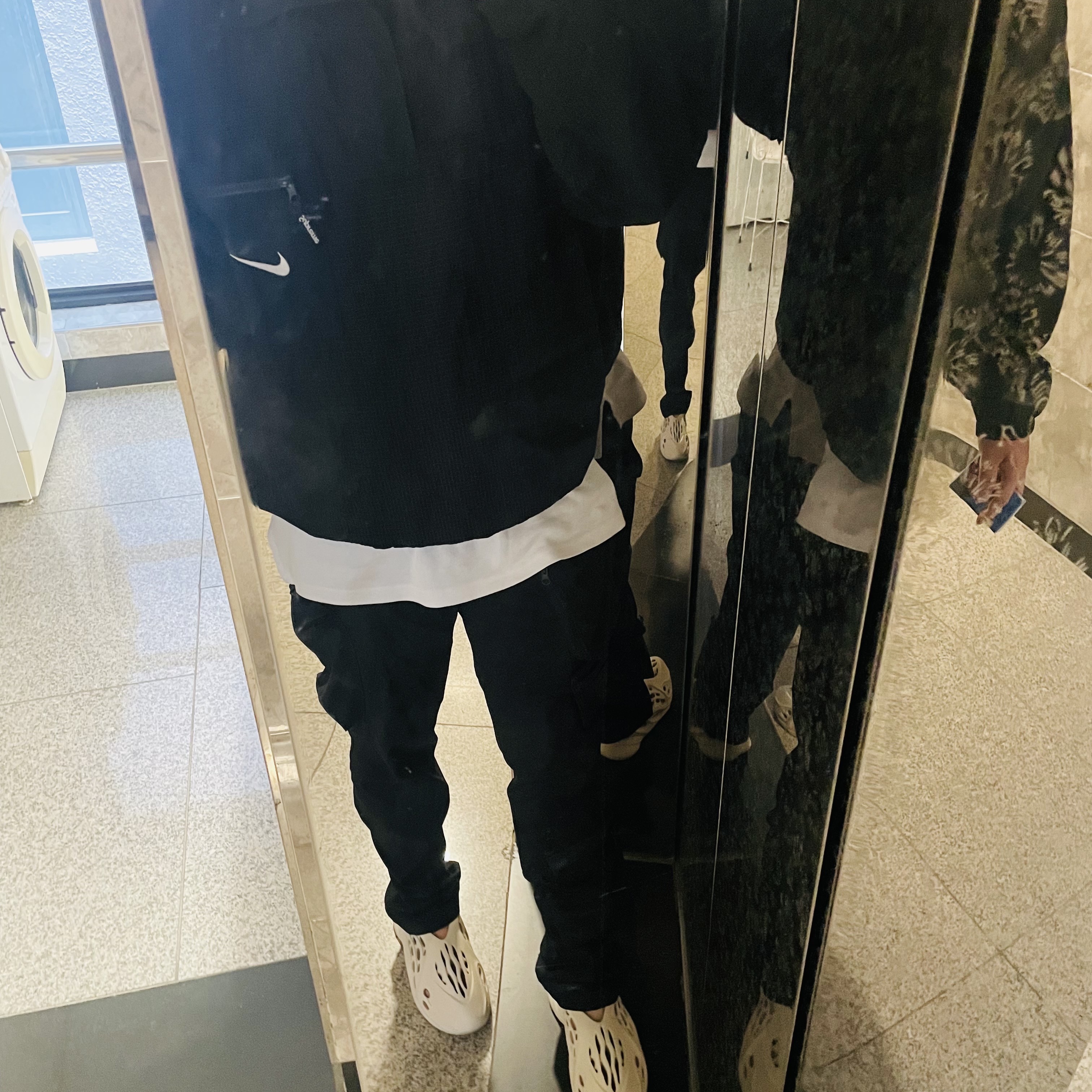 Supreme x Nike Jewel Reversible Ripstop Anorak Black - 20FW, Adidas Yeezy Foam RNNR Ararat 착용 스타일