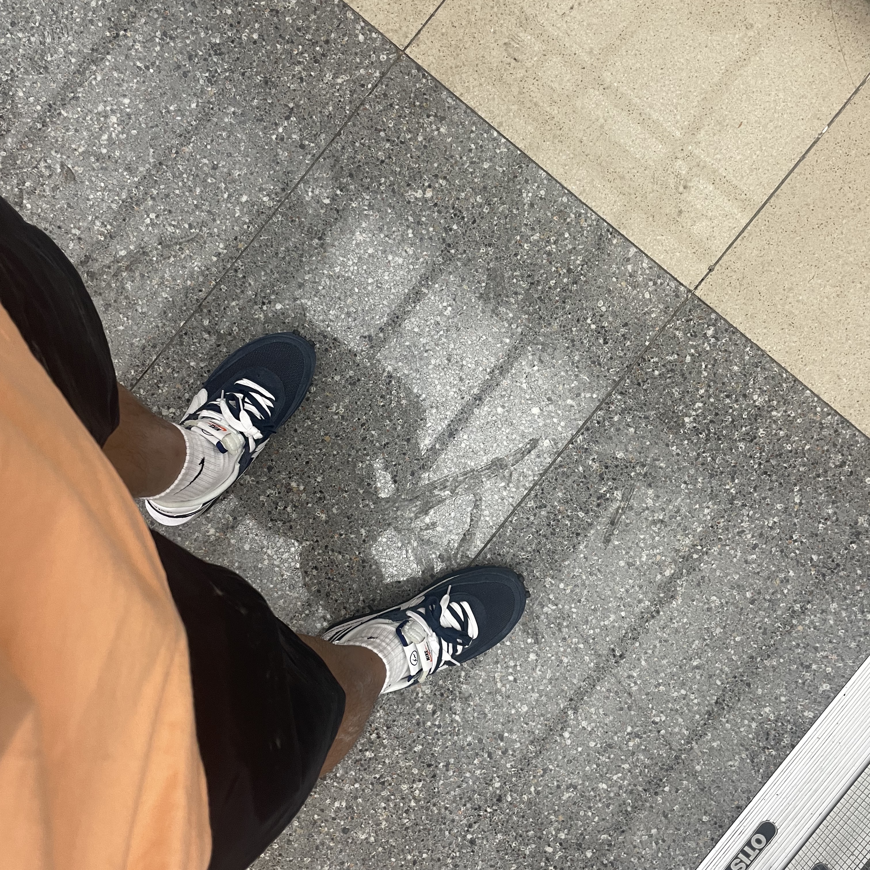 Nike x Sacai x Fragment LDWaffle Blackened Blue 착용 스타일