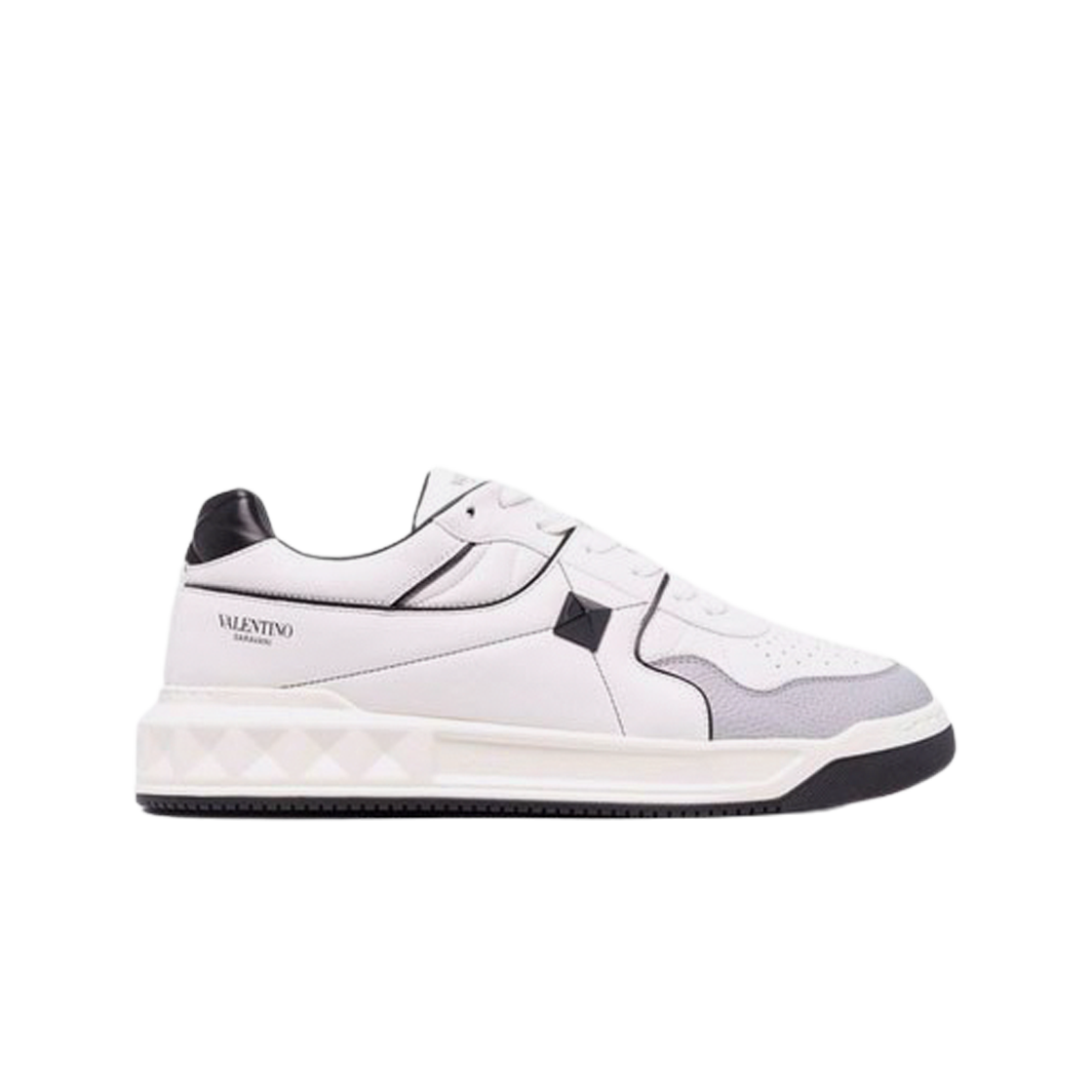 S0E71NWN0N2 Valentino One Stud Low-Top Calfskin Sneakers White